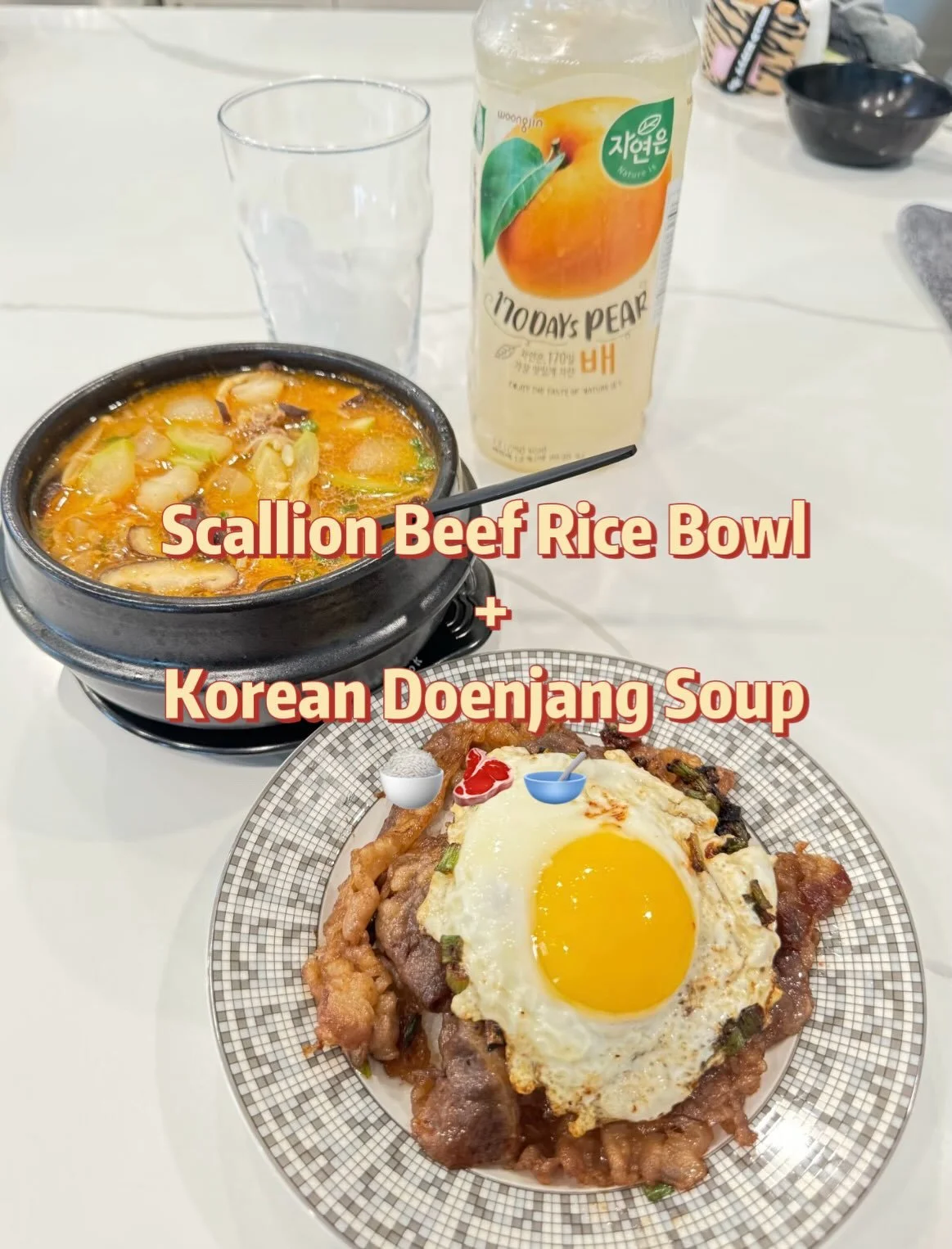 Scallion Beef Rice Bowl + Korean Doenjang Soup 🍚🥩🥣

🥩 Scallion Beef Rice Bowl

Ingredients

* Thinly sliced Kobe-style beef
* Scallions
* 1 egg
* 1 tbsp oyster sauce
* 1 tbsp steamed fish soy sauce
* &frac12; tbsp sugar
* 1 tbsp cooking oil

Inst