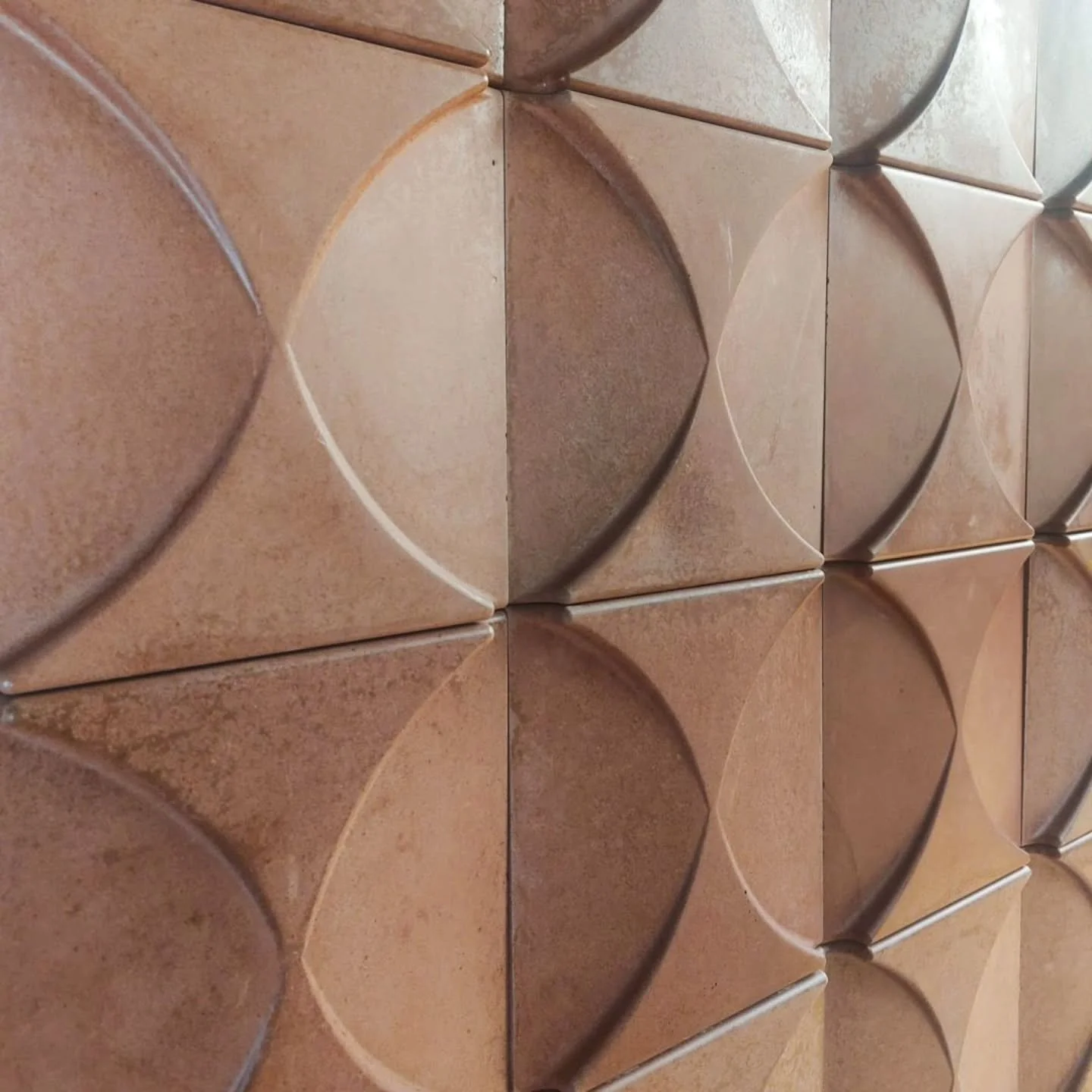 A NEW WEEK with NEW STORIES to tell!  The 'Outrock Tale' from @muratto.wall is a story of upcycling with style &amp; scale.  Crafted &amp; molded from mineral silicates &amp; post-consumer textiles from the sports shoe industry (with pigments), OUTRO