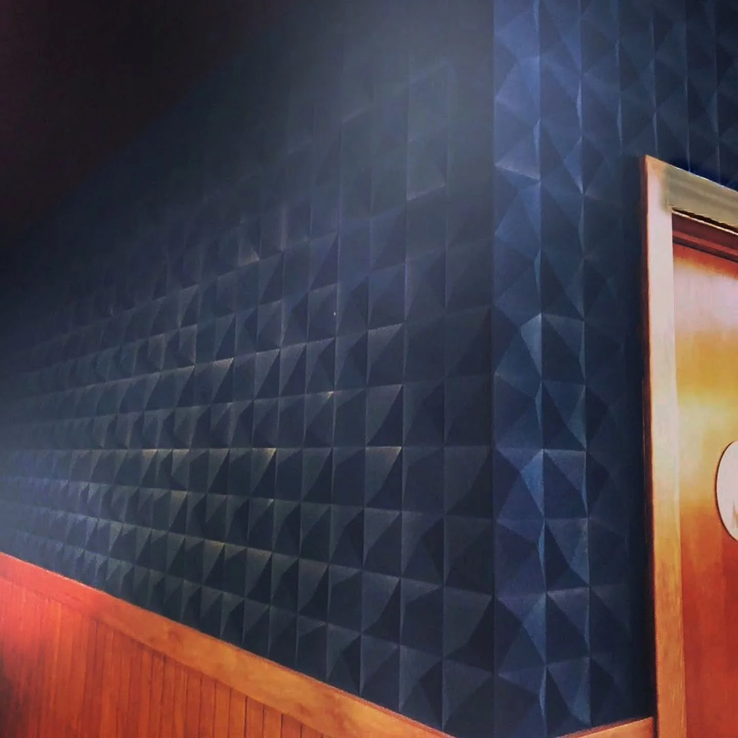 Thanks to Muratto's Canada partner for this lovely share &amp; an answer to a common DETAIL question: How can we do corners with Muratto Organic Blocks' Peak (Seen Here) &amp; Chock?  Other than tracing the installation plan on the wall(s) , begin yo