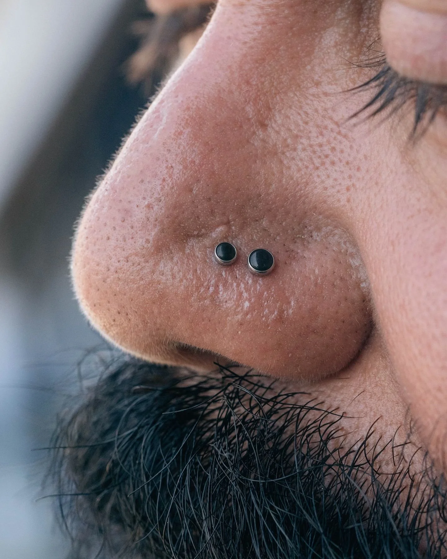 Recuerden que los martes no est&aacute; disponible la joyer&iacute;a de @bvla pero tenemos 2x1 con joyer&iacute;a de @neometaljewelry ☝🏼😮&zwj;💨 se atiende por orden de llegada, sin cita con @dzetace.piercer de 1 a 6:30 o bien pueden poner cita con