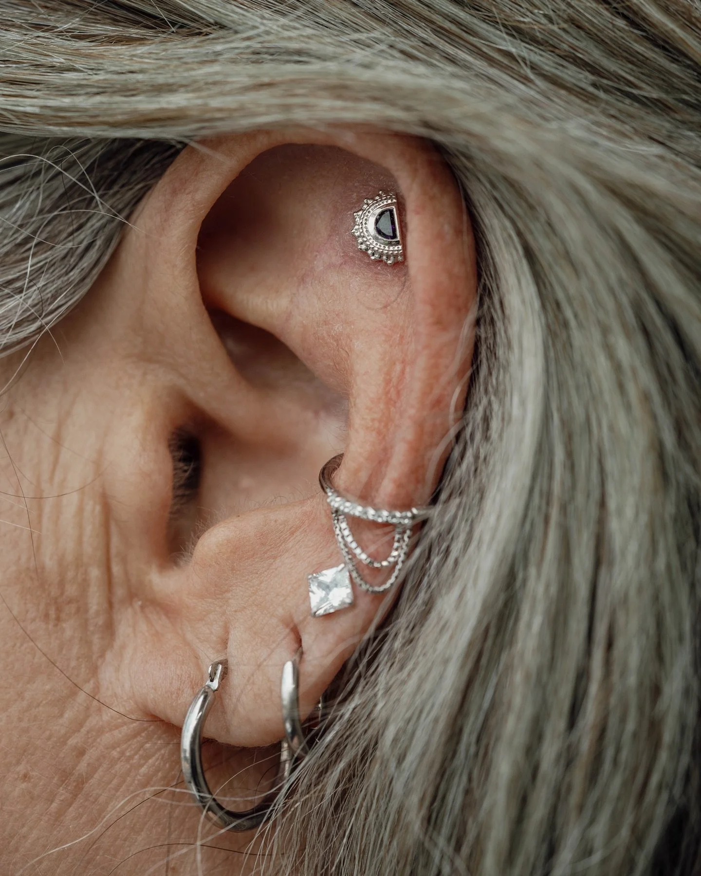 Aqu&iacute; les comparto este otro hermoso proyecto en oro blanco de @bvla @bvlalove @piercing.shala #tijuana #bvla #piercings