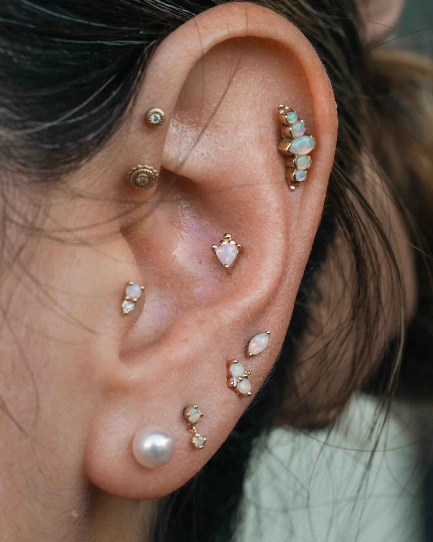 Colecci&oacute;n de @bvla en este hermoso #earstyling por @rubenlew.bodypiercing nuestro piercer disponible por cita ✍🏻 #ensenada #bvla