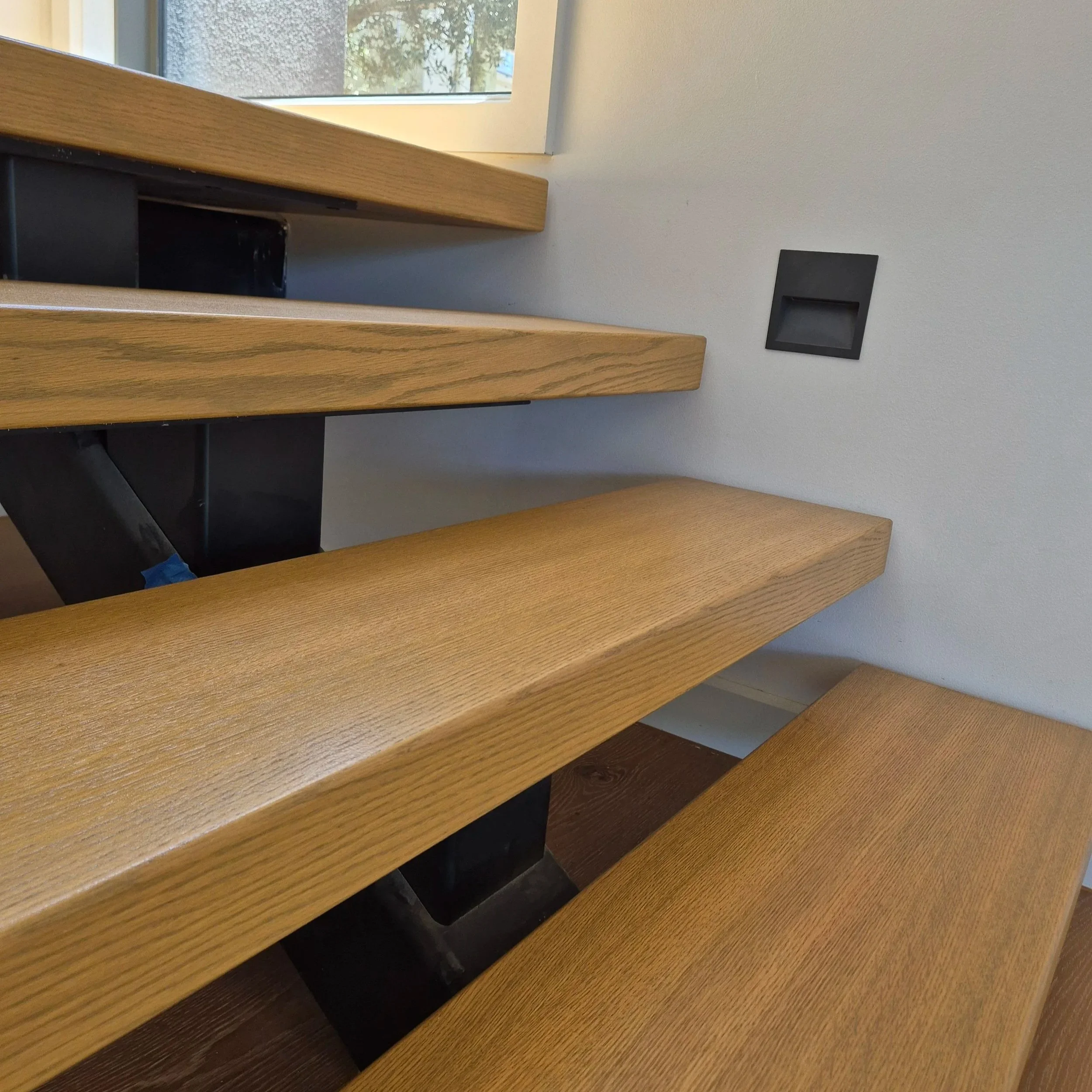 How to Choose the Right Painter: 10 Questions Every Homeowner Should Ask Before Signing a Quote.