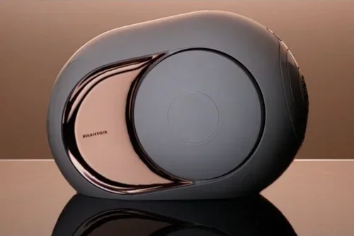 Chloe Olewitz originated the "Hear the Unheard" campaign for Devialet's Phantom speaker