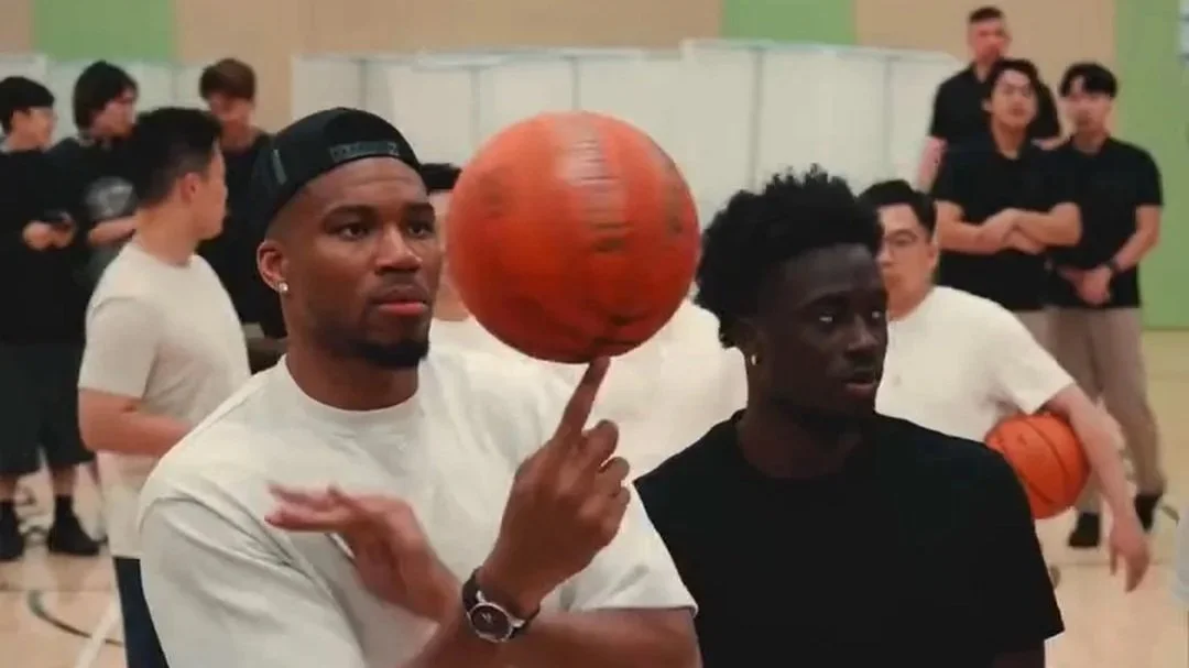 GIANNIS X WINLING BASKETBALL CLUB