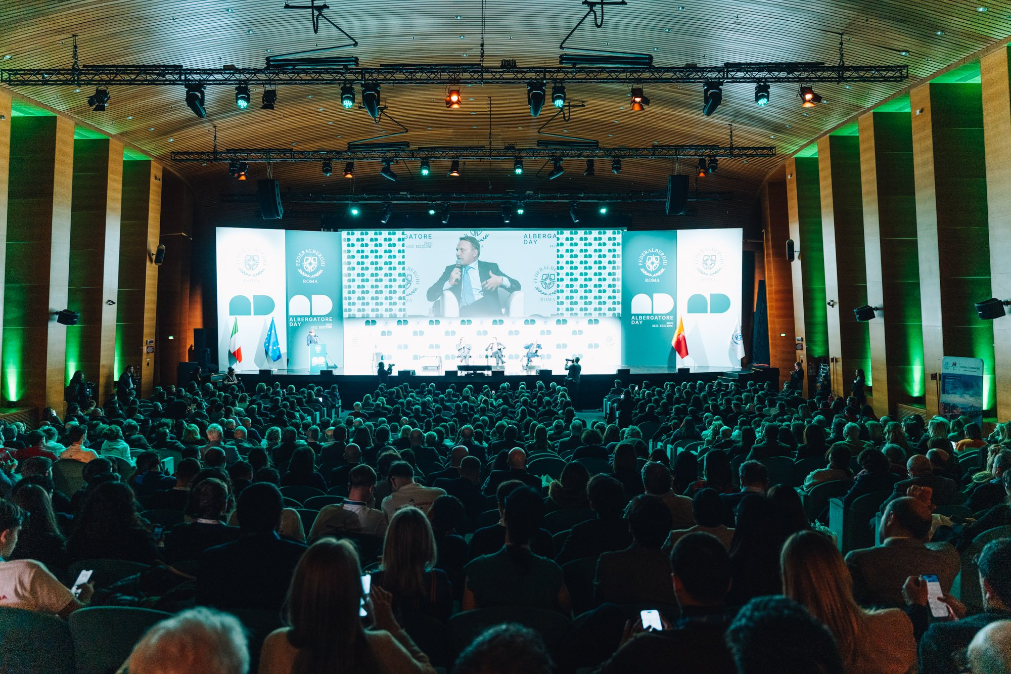 15 lollobrigida e platea.jpg