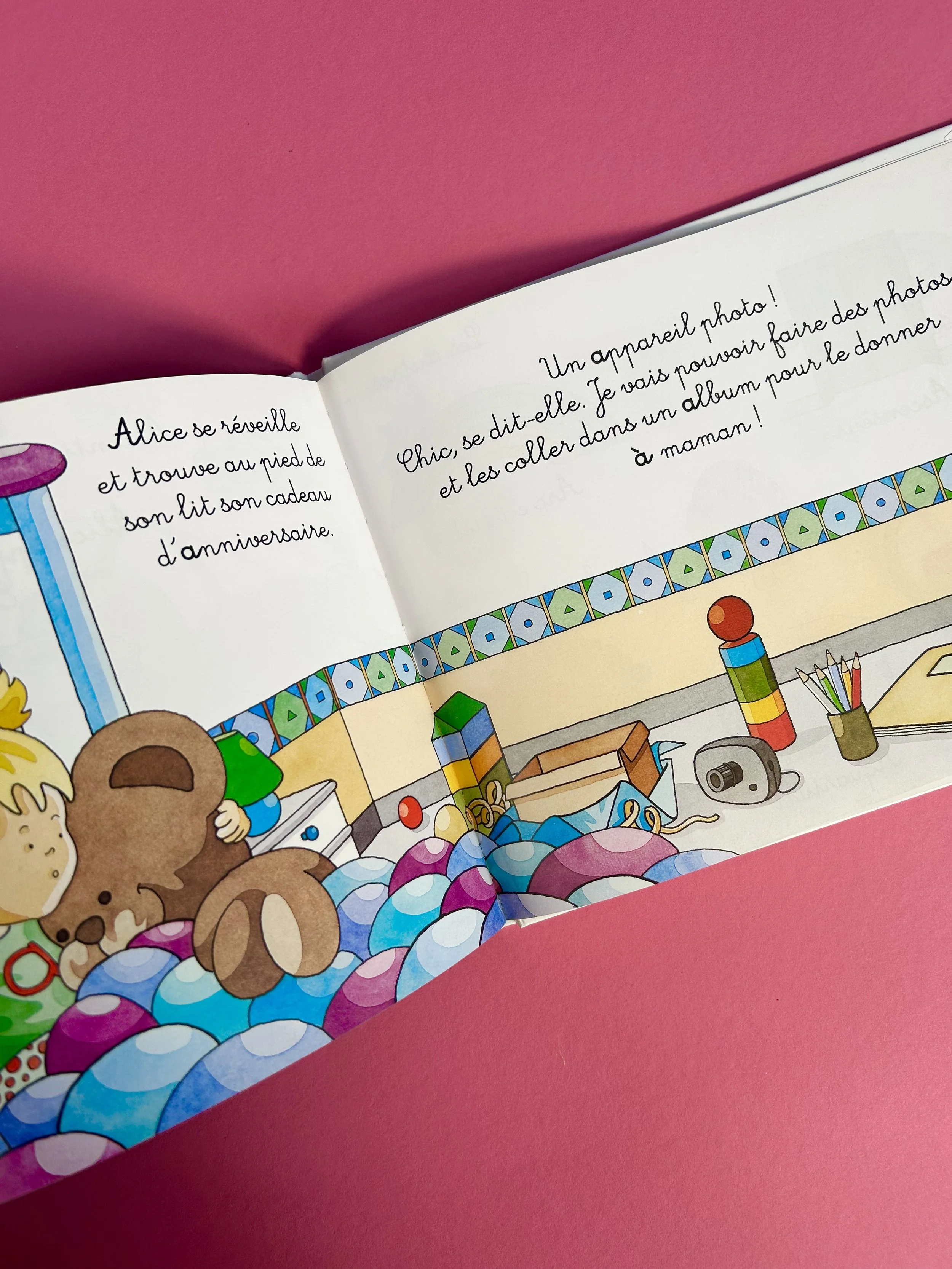 Replay kids_livres Ines-Alice_Emma_hachette_3.jpeg
