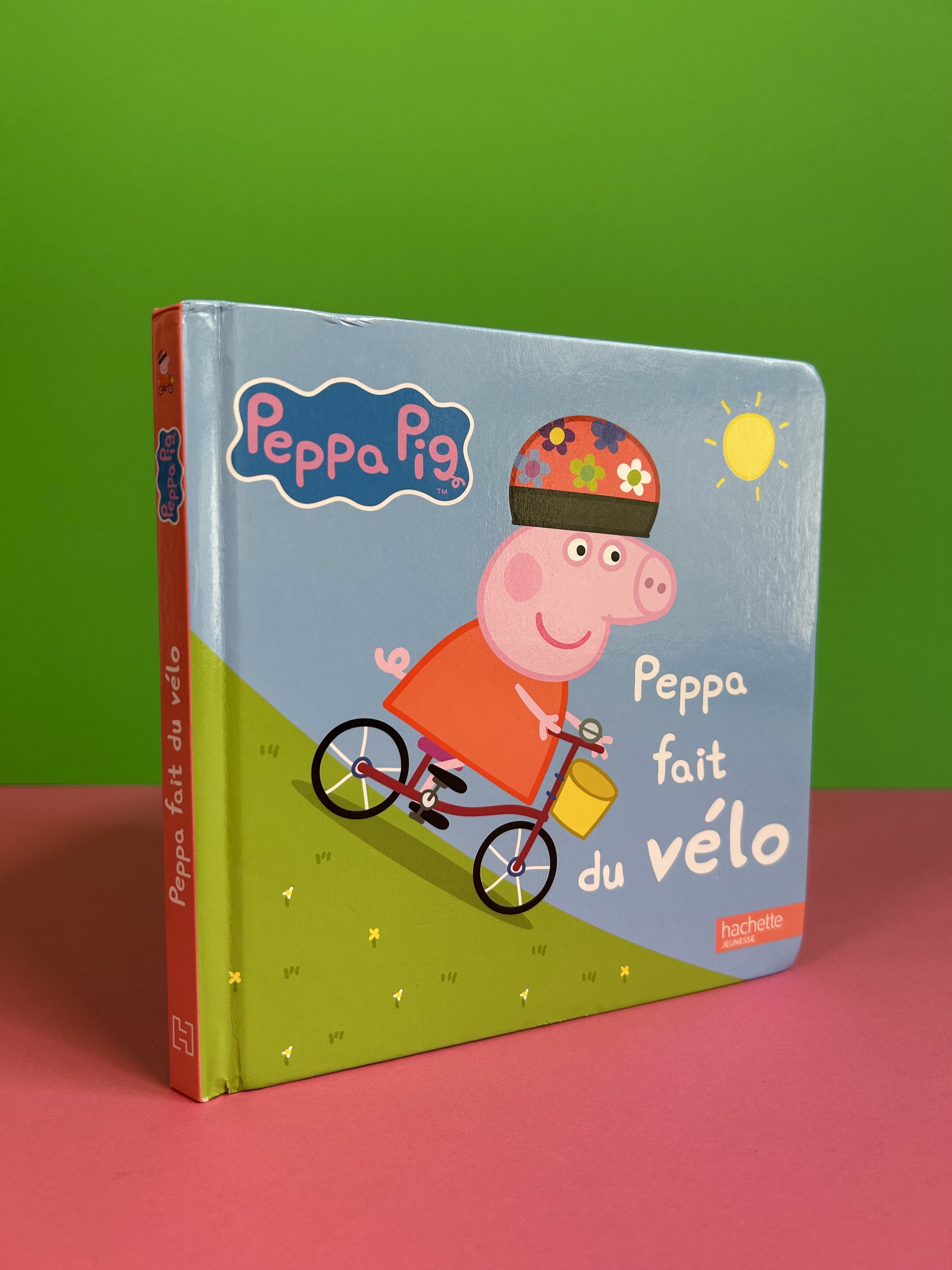 Replay kids_Peppa fait du vélo_Hachette_1.jpeg