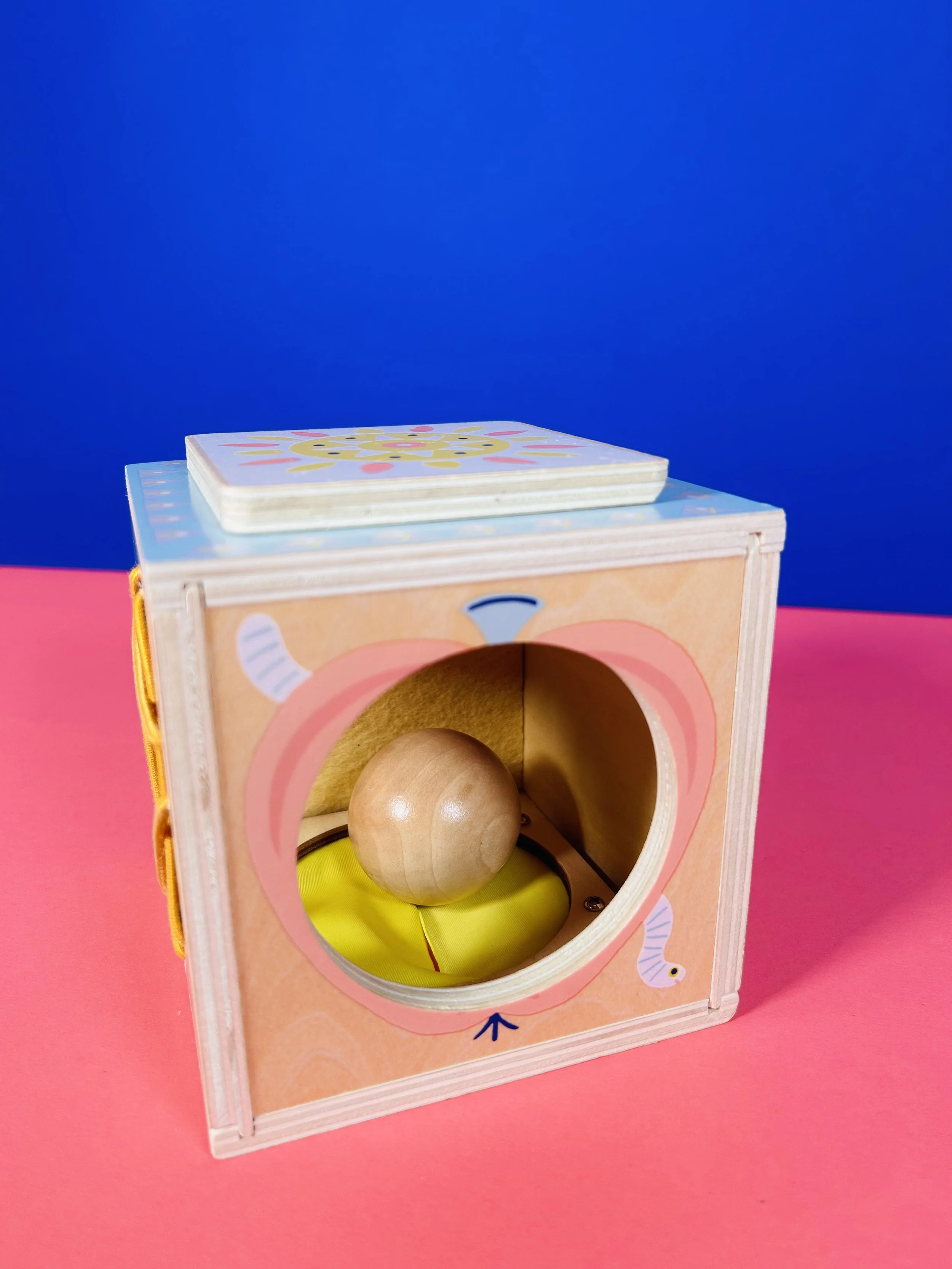 Baby box_Djeco_5.jpeg