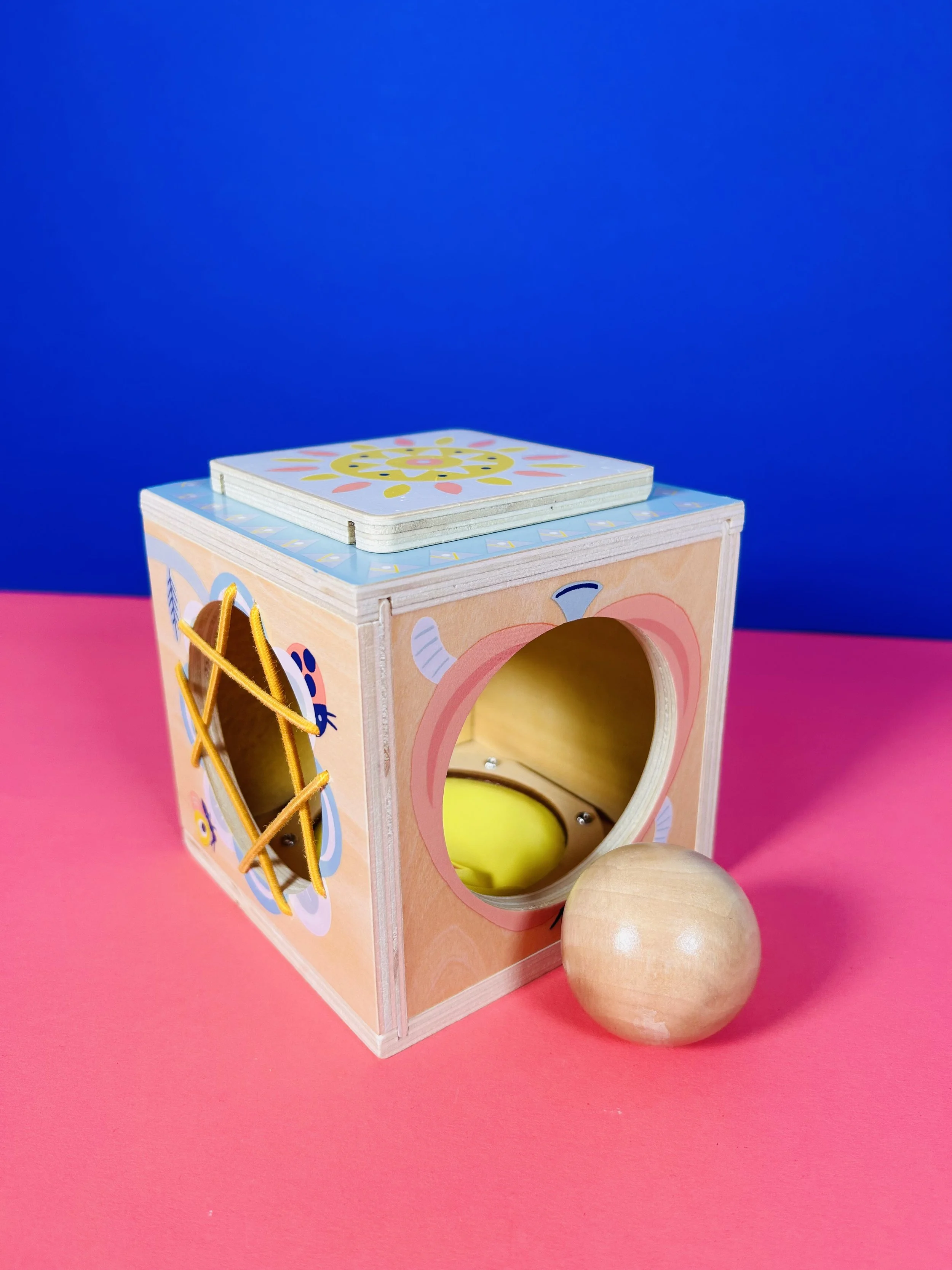 Baby box_Djeco_2.jpeg