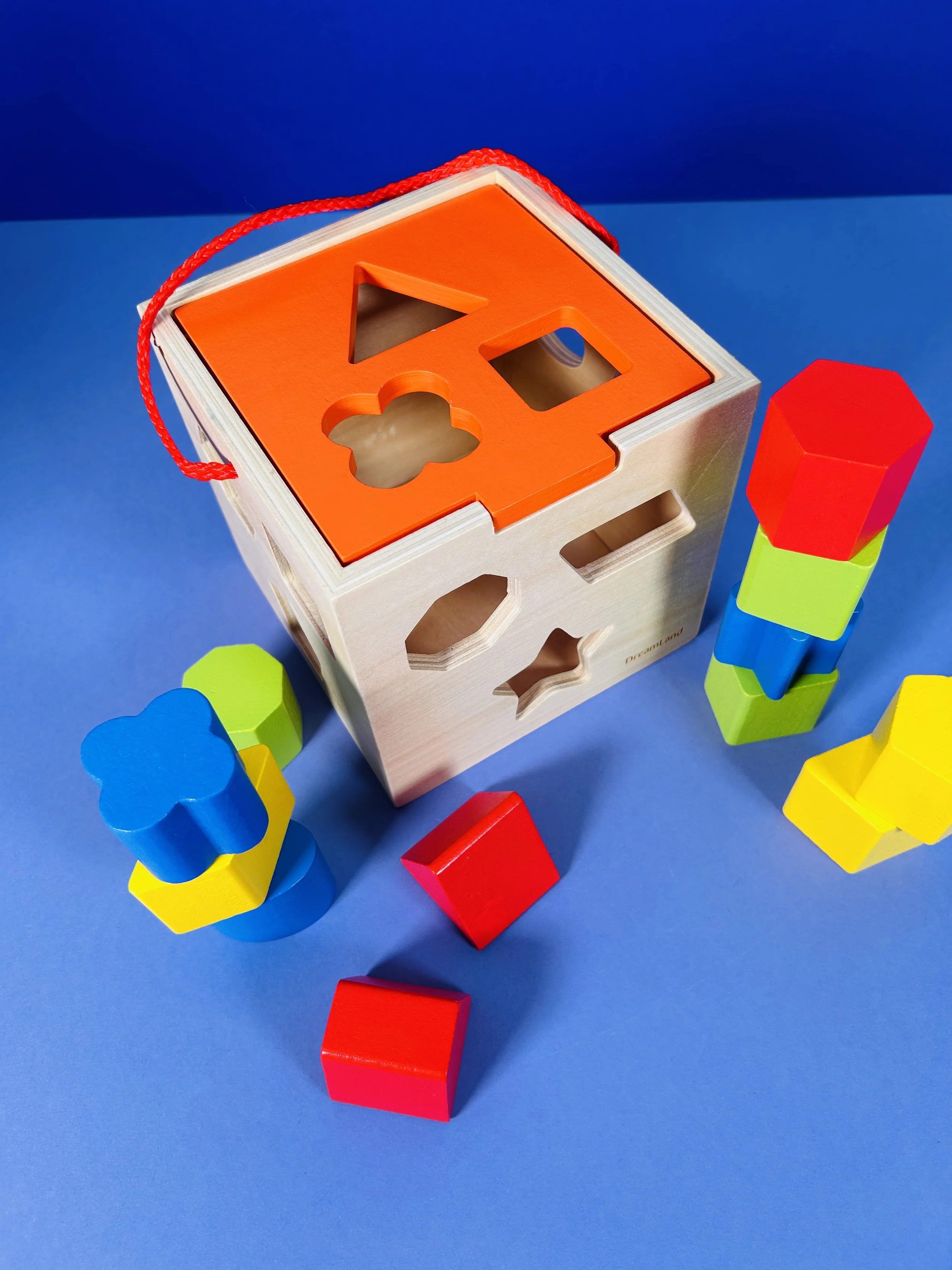 Cube trieur de formes_3.jpeg