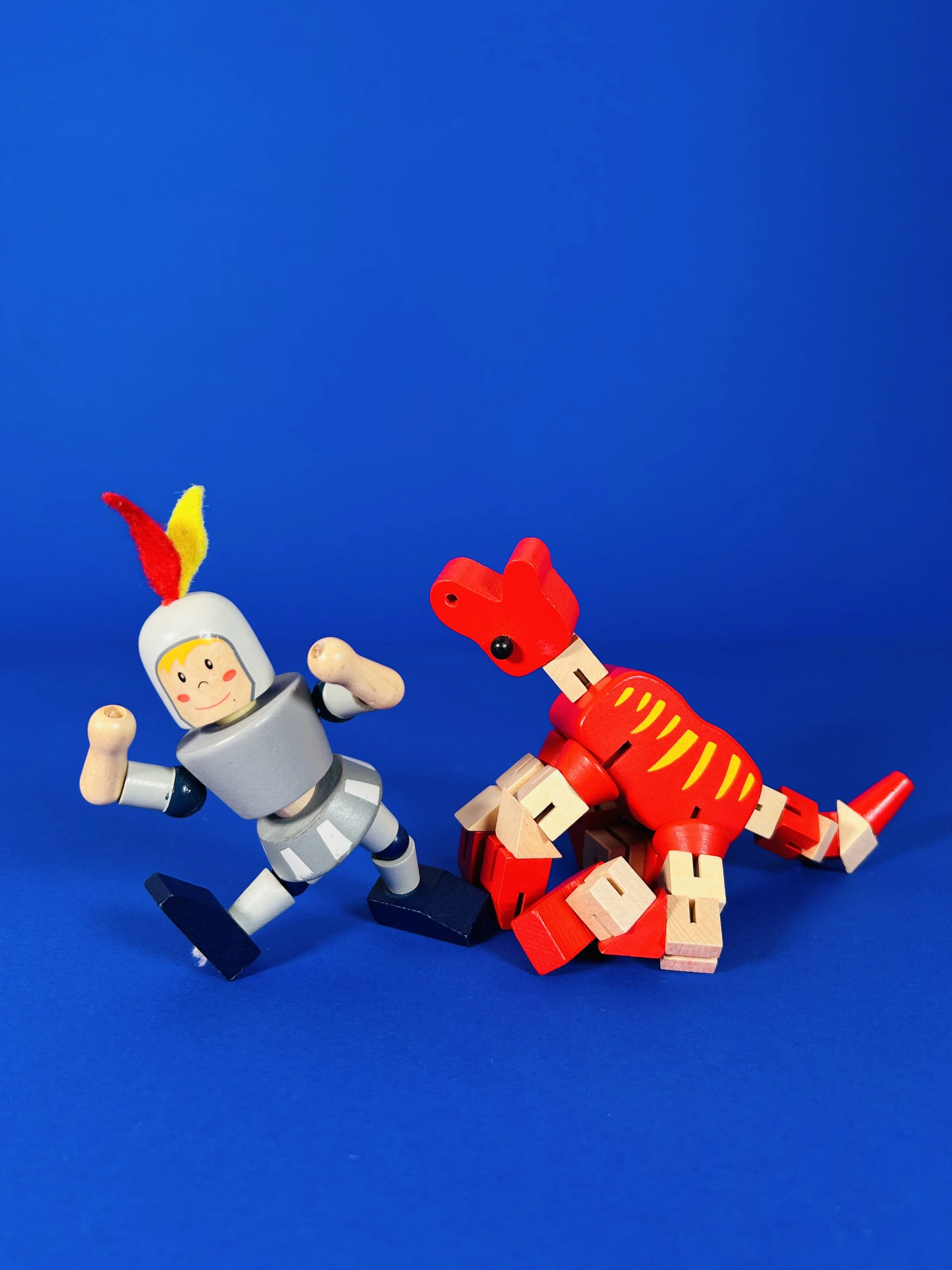 Chevalier et dragon en bois