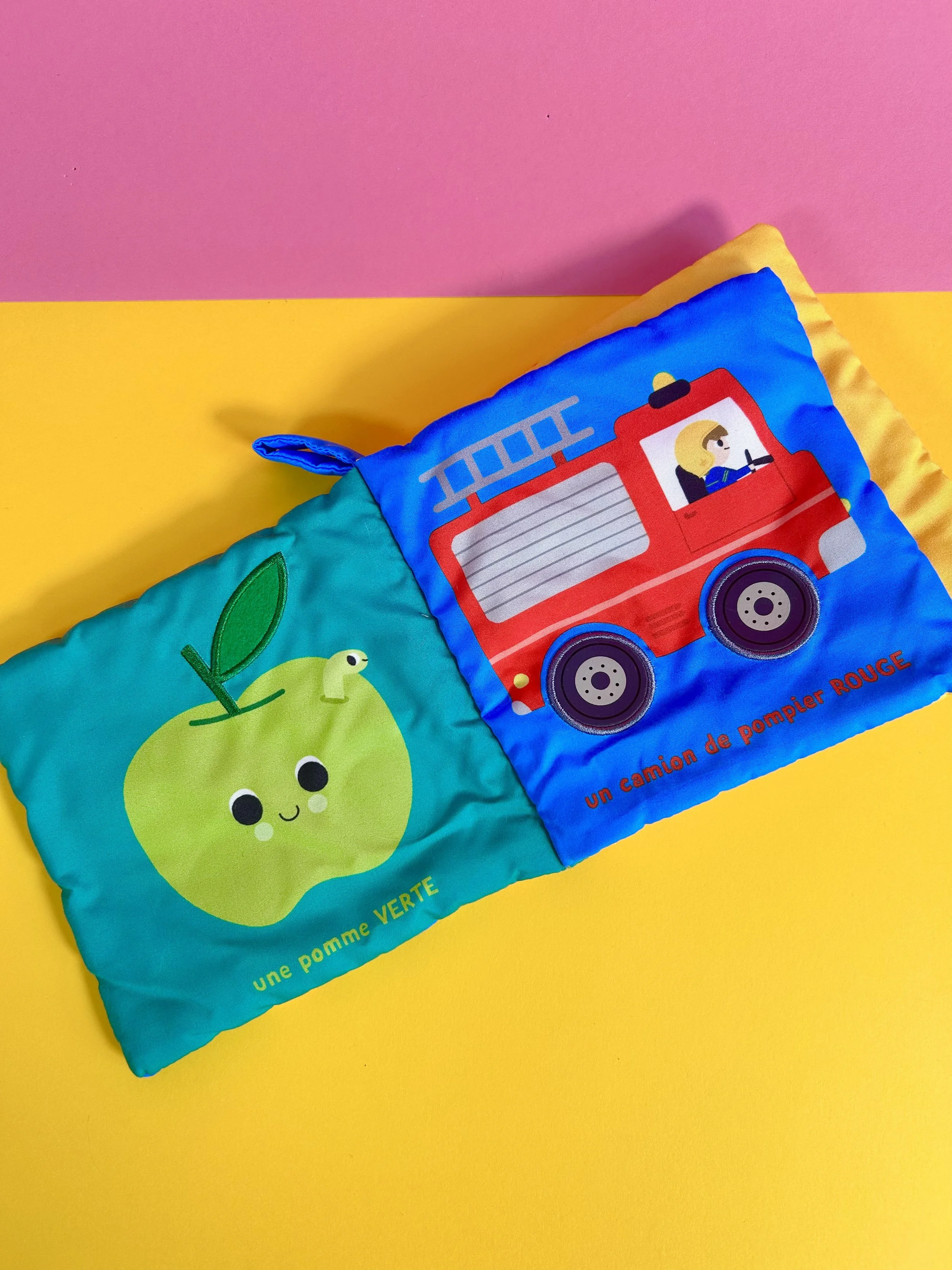 Replay kids_mes couleurs à toucher_livre tissus_2.jpeg