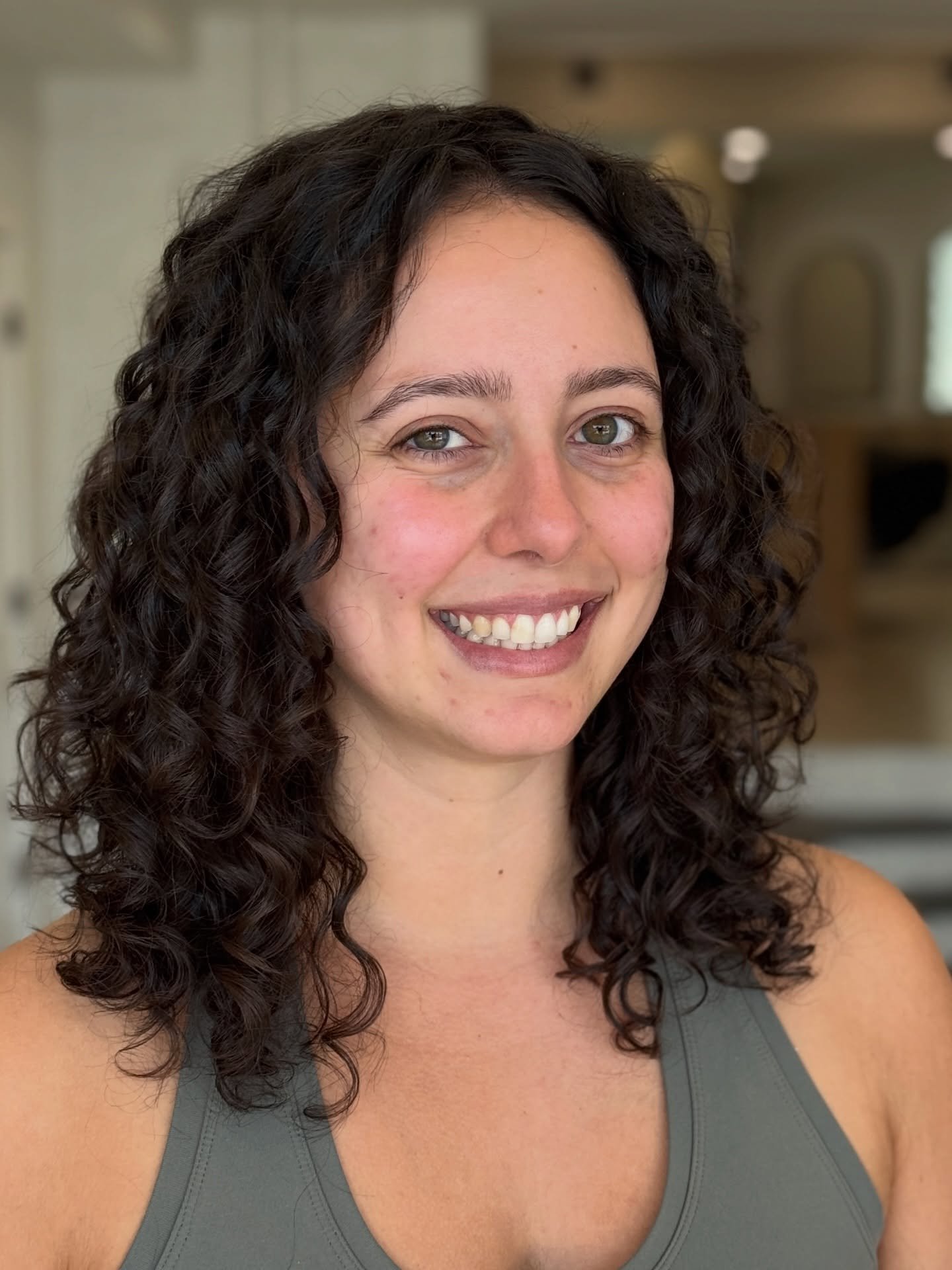 Curly cut transformation 😍 happy to be apart of the journey  #curlyhair #curlycut #curlygirl