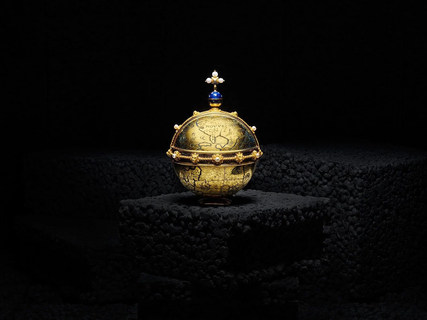 High-end still life retouch montage for Kungl. Hovstaterna (The Swedish Royal House) by Proxy Post.
Photographer: Bruno Ehrs