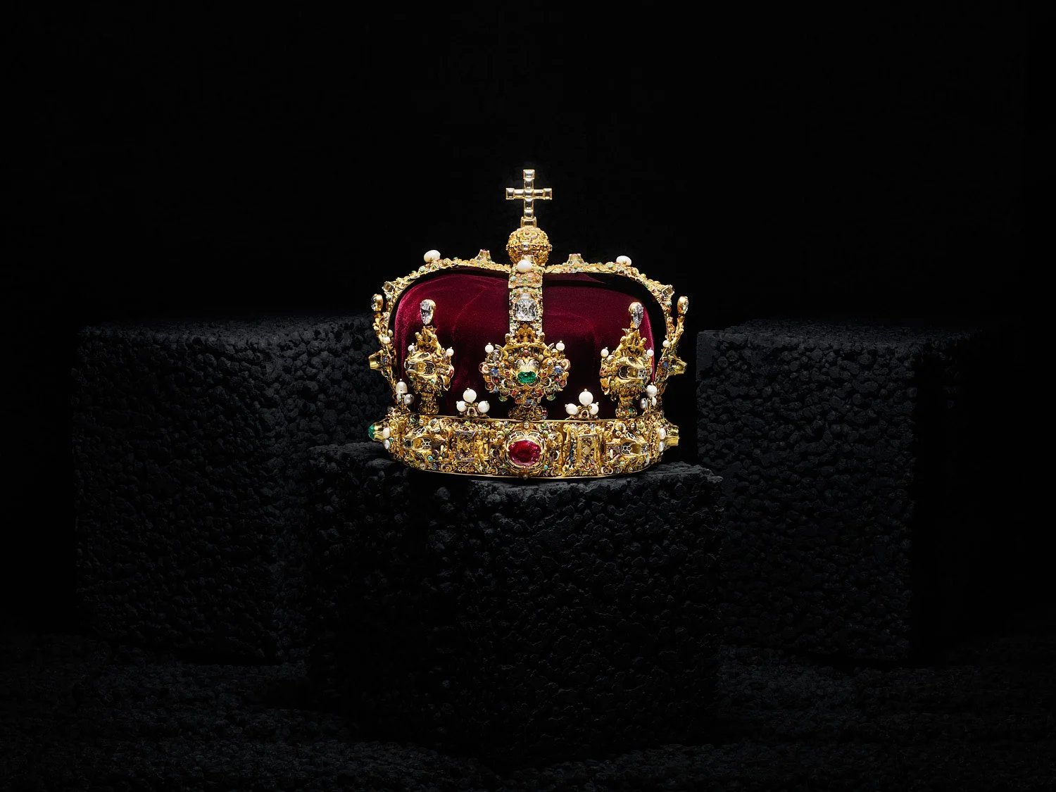 High-end still life retouch for Kungl. Hovstaterna by Proxy Post. Photographer: Bruno Ehrs. Copyright: Kungl. Hovstaterna.