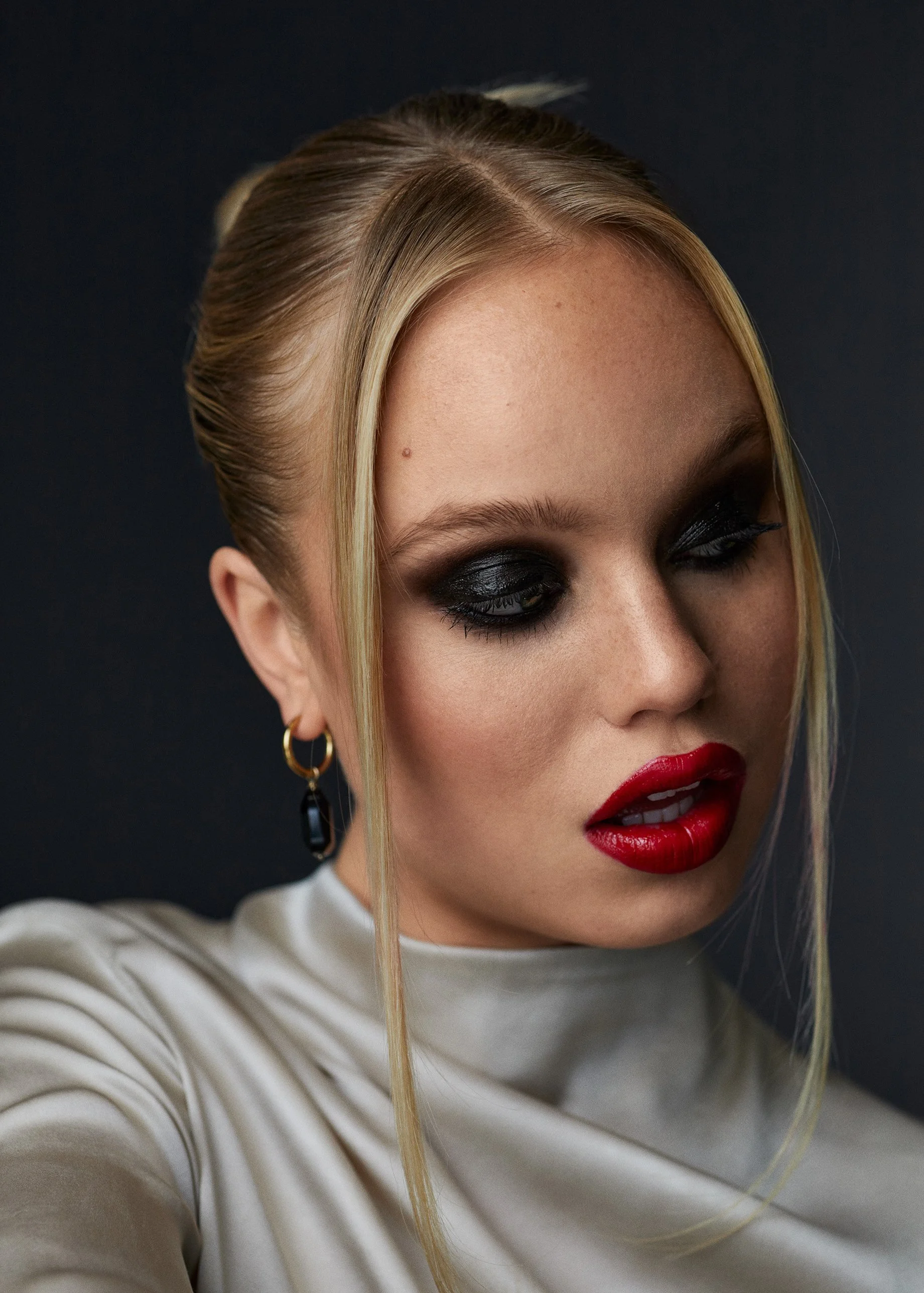 Beauty Retouch for Katarina Karsikas by Proxy Post.
Photographer: Katarina Karsikas