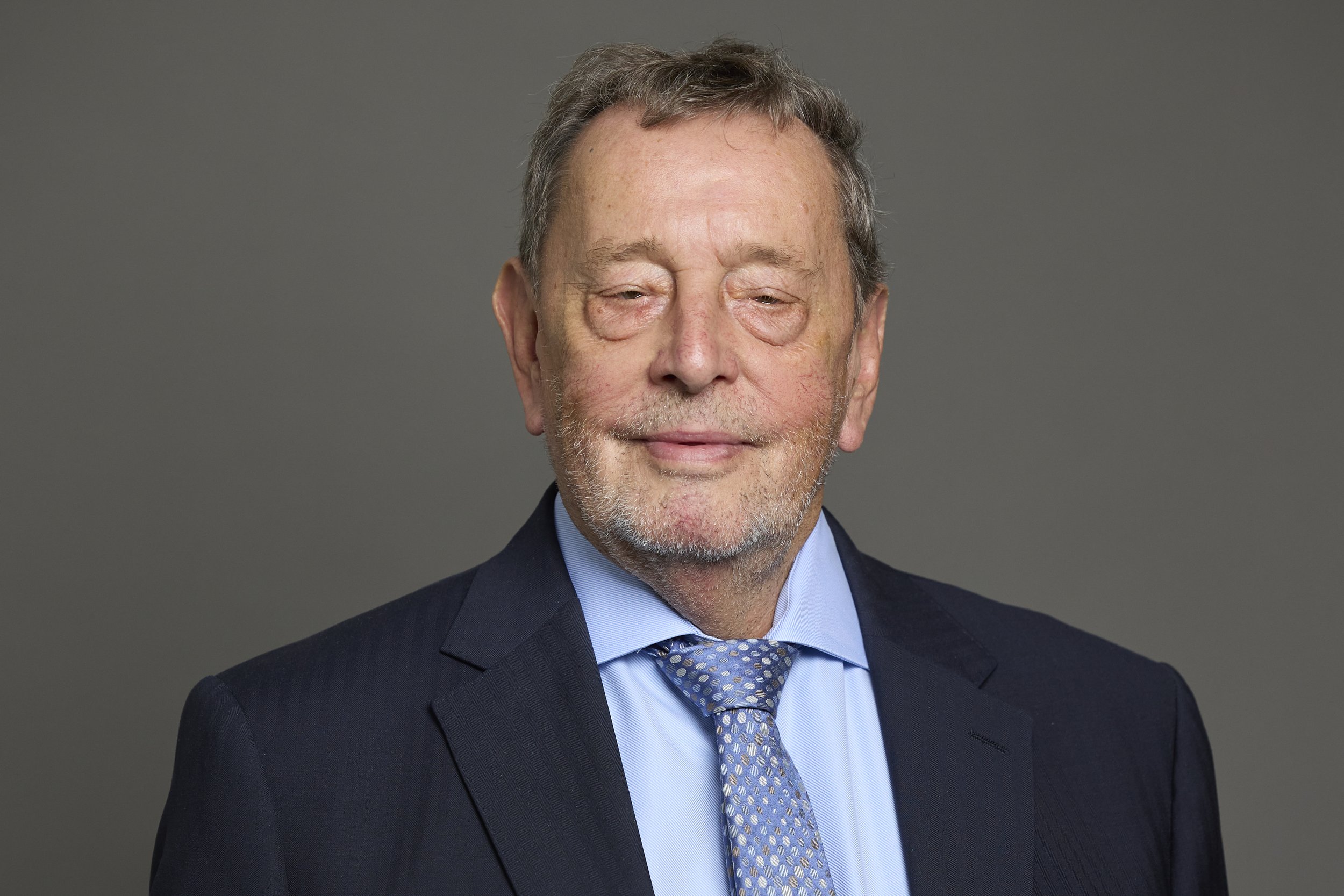 David Blunkett backs proposal for skilled migrants to train British workers