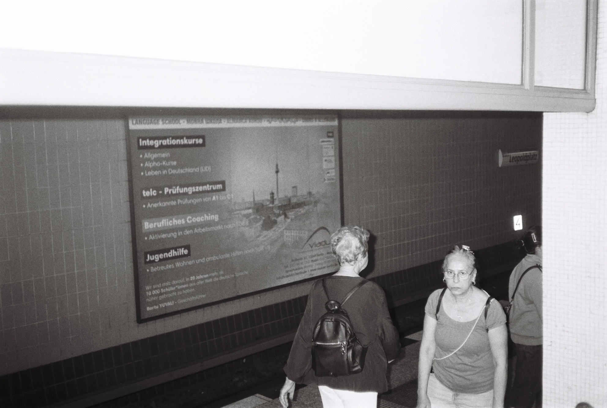 R1-01316-0025.JPG