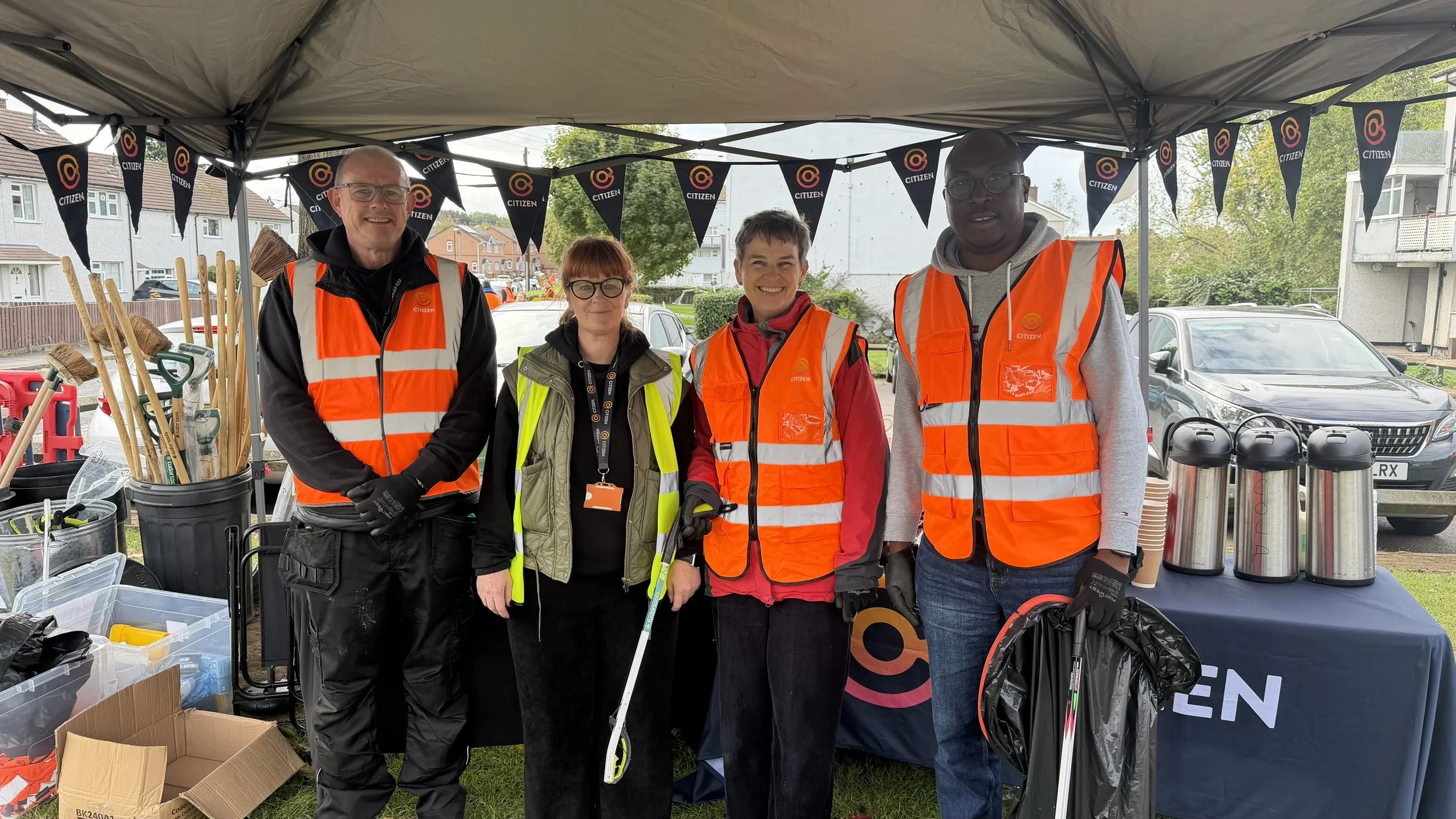 Mary Creagh MP Joins Citizen’s Tidy Friday Clean-Up in Willenhall