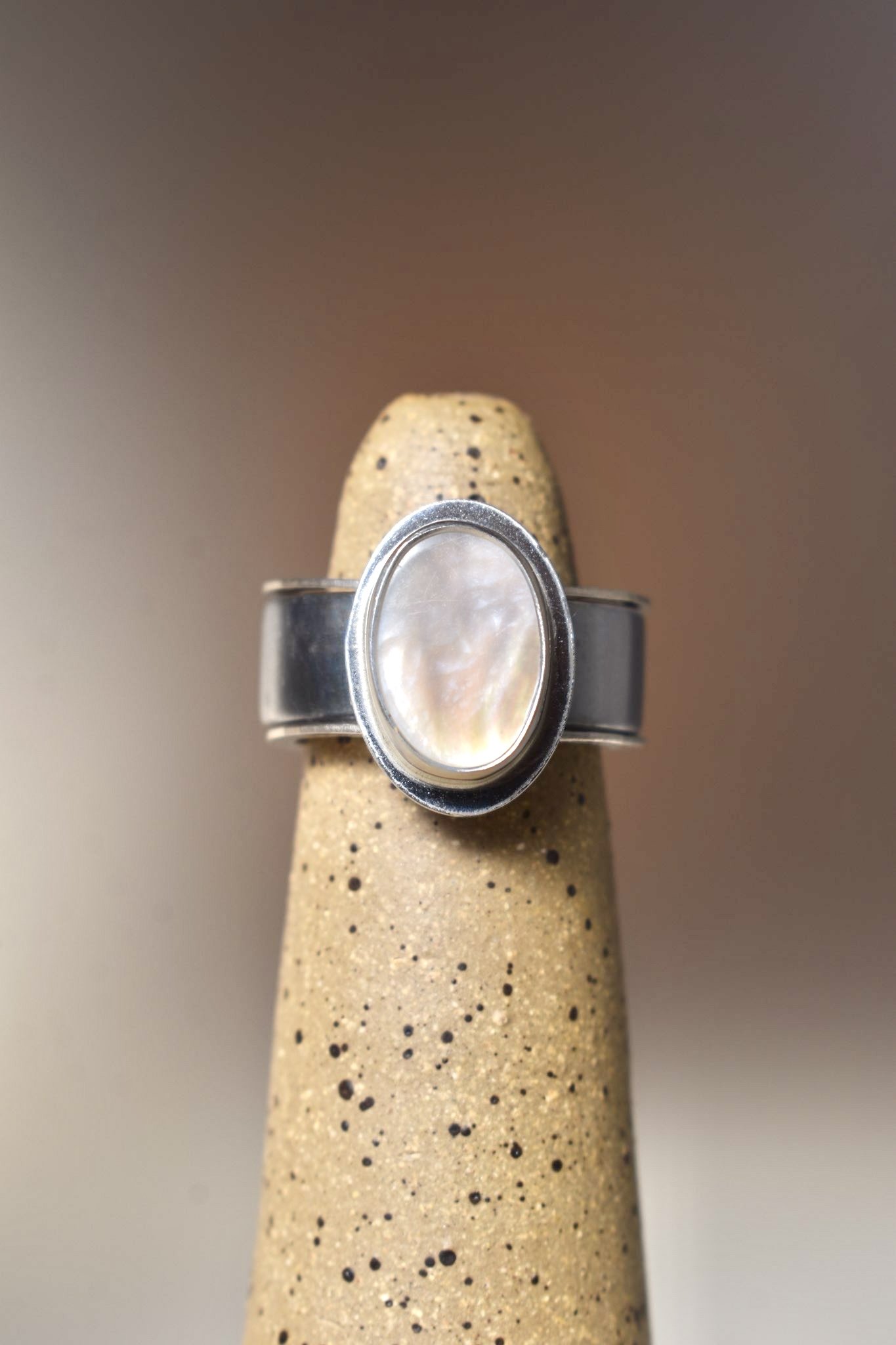 Mother-of-Pearl Smart Ring Adornment