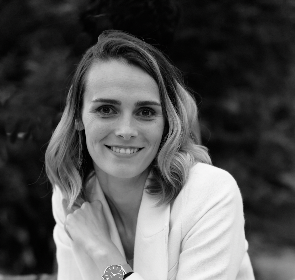 JUSTINE CORBEL - Fondatrice de Studio IGO. 

Après une formation d’ingénieur et 5 années d’expérience en tant que chef de projet en assistance à maîtrise d’ouvrage, Justine se réoriente en 2021 ver l'architecture et le design. Forte de cette double c