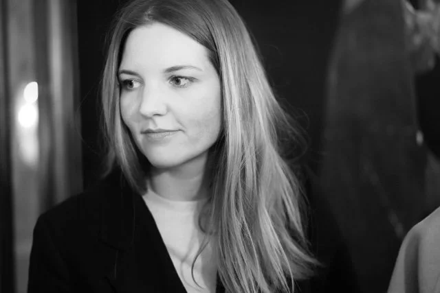 ADELINE HÉMONNOT - Architecte d’intérieur et Designer. 

Formée à l’École Boulle, Adeline a débuté à New York avant de rejoindre Hermès Parfums, puis de fonder son agence d’architecture intérieure. Elle conçoit des projets de rénovation sur-mesure, a