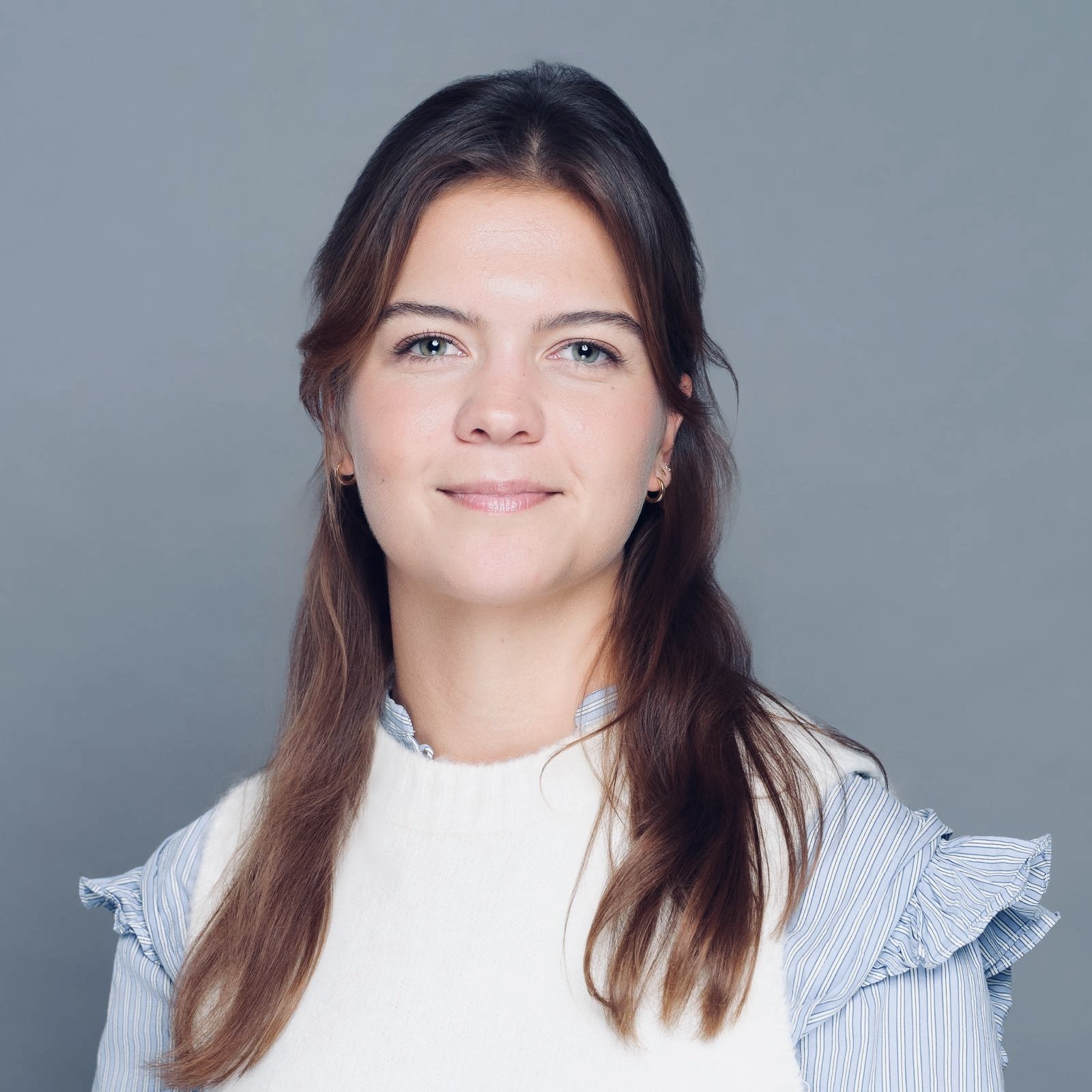 NOEMIE DE RIVOIRE - Content Project Manager, Webmaster & SEO chez Chloé. 

Passionnée par le digital, Noémie a développé une expertise en SEO au cours de ses 3 années chez Chanel. Aujourd’hui, chez Chloé, elle est en charge du contenu, du SEO et du w