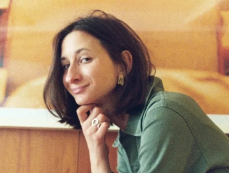 ISAURE DE LA BARRE - Fondatrice de Moiselle Isaure. 

Plongée dans l’univers créatif depuis l’enfance, Isaure se forme en tant que graphiste à l’INSEEC, développe son personnage Moiselle Isaure en 2015 et devient une illustratrice accomplie.  Sa plum