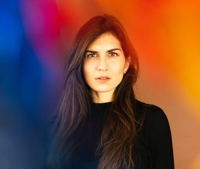 CYRIELLE GAUVIN - Co-fondatrice de Aœdé.

Avocate et diplômée en marché de l’art à la Sorbonne, Cyrielle a fondé son cabinet d’avocats, Aœdé, en 2023. Passionnée par la création, elle accompagne des clients issus des industries créatives et du marché