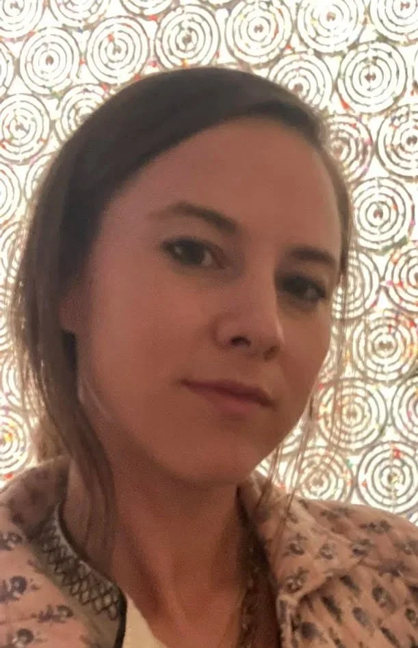 
FAUSTINE CARONI-TRANCART - Directrice de collection Maroquinerie chez Zadig & Voltaire. Diplômée de l’Institut Français de la Mode en 2013, Faustine a acquis depuis une quinzaine d'années une solide expérience au sein de plusieurs maisons de renom, 