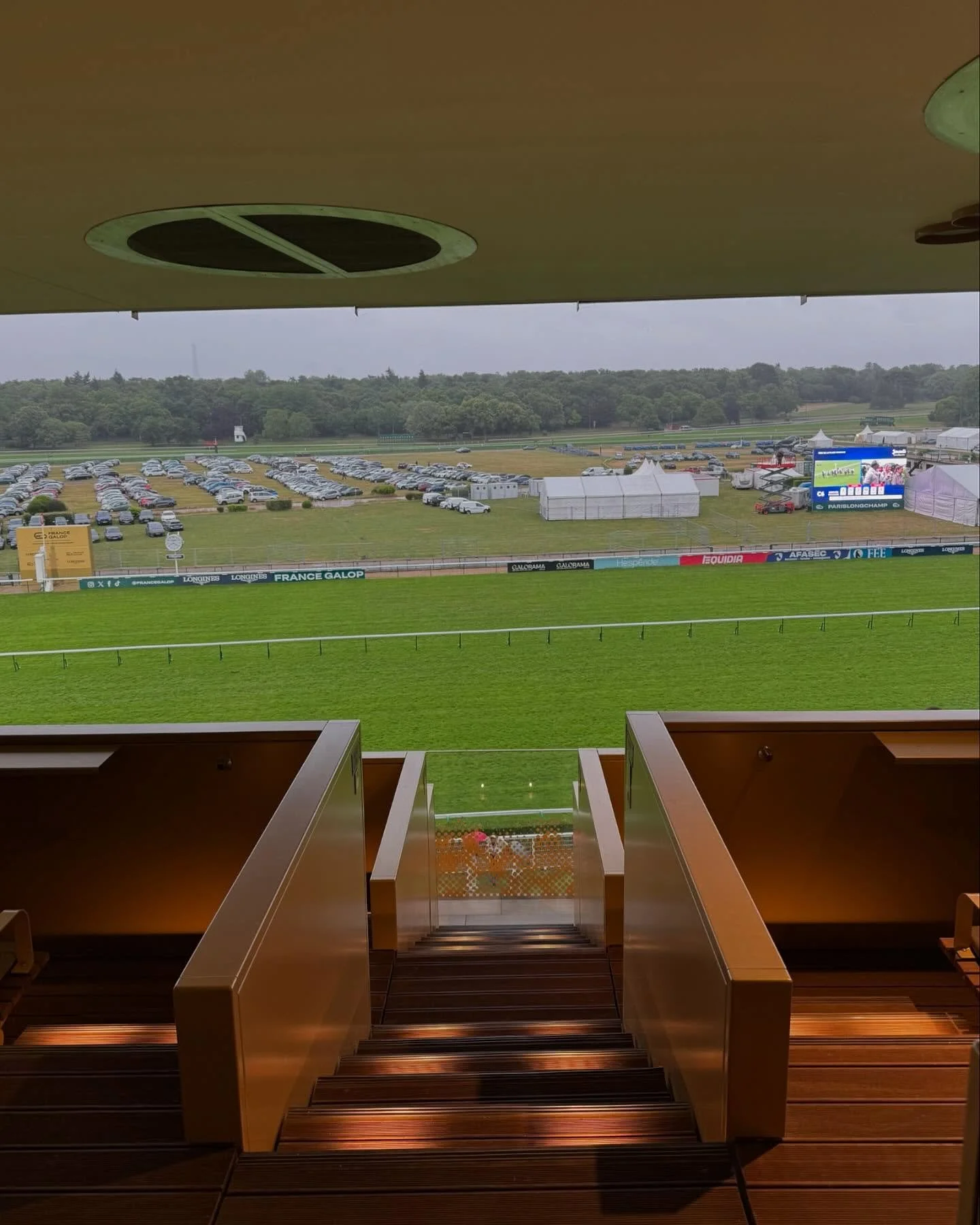 🐎&nbsp;Courses &amp; coulisses : retour sur une soir&eacute;e R&eacute;sonances &agrave; Longchamp

Jeudi dernier, nos membres ont eu le privil&egrave;ge de d&eacute;couvrir l&rsquo;univers des courses hippiques de l&rsquo;int&eacute;rieur, lors d&r