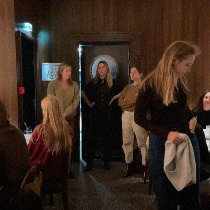 LADIES WHO LUNCH 🍒
Flashback de quelques RENCONTRES du club R&eacute;sonances autour de la food, pour parler, bien manger et s&rsquo;inspirer 💫
-&bull; Hollywood Savoy @hollywood_savoy 
-&bull; Hoy Paris @hoyparis 
-&bull; Ypseli @ypseli_family 
-&