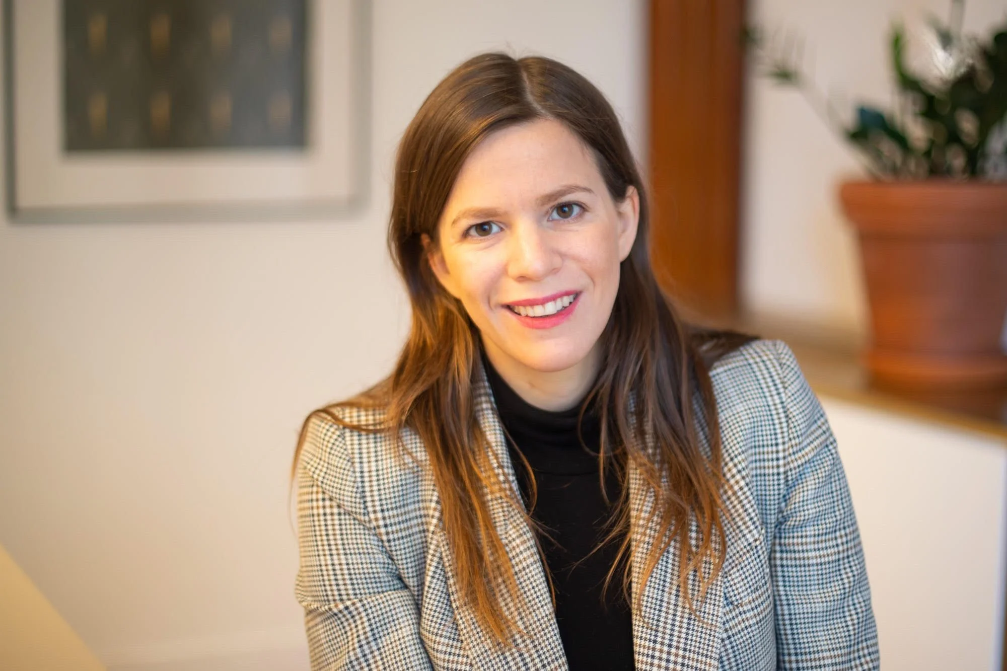 MANON PELLAT - Co-fondatrice Cybersup. D'origine franco-espagnole, Manon débute dans le luxe avant de se spécialiser en marketing digital chez Veepee. Elle développe ensuite Ironhack au Mexique puis en Europe. Forte de sept ans d’expérience dans l’éd