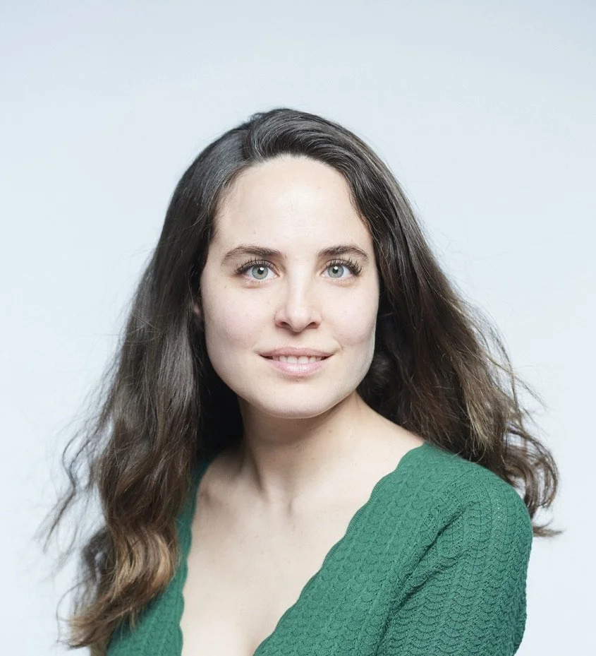 CLARA DE SORBAY - Chef de projet digital chez CHANEL Mode.

Depuis 2016, Clara affine son expertise en marketing digital à travers des expériences riches et variées en agence, au sein du groupe LVMH, et depuis sept ans chez Chanel. Elle excelle dans 