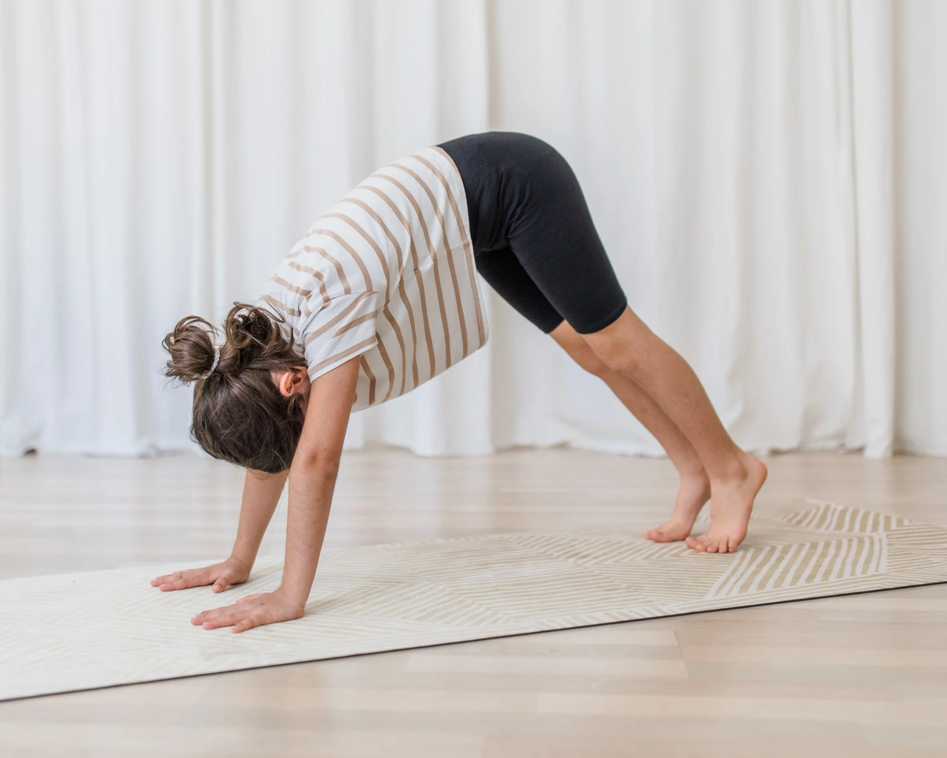 Yogalounge%2B2024%2BTeil%2Beins%2B-%2BCarmen%2BTrappenberg%2BFotografie-121.png