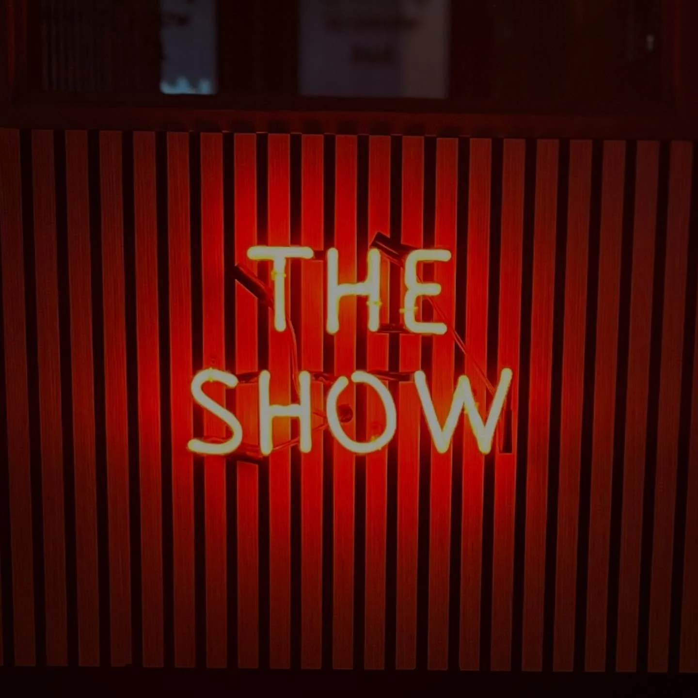 The Show Cocktail menu officially launched🙌🏻🥂

Showing&hellip;

Cigars by the Port🍸 An elegant blend of Pisco, lemon, sugar and a touch of Mezcal for a smokey finish🔥 

A Rainy Day🥂 A Daiquiri with a twist - White rum, blue cura&ccedil;ao, lime