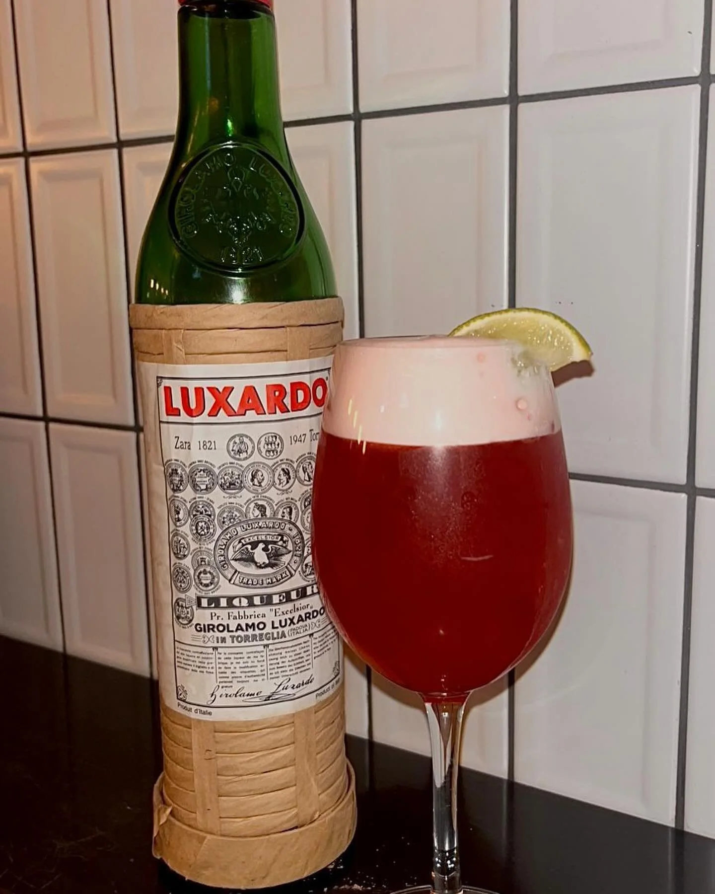 🍒Cherry Bakewell🍒

✨A festive fusion of almond warmth and rich cherry elegance, balanced with bright cranberry and a kiss of lime &mdash; the perfect Christmas drink ✨

🎄Consider me bake-well into the Christmas spirit🎄

&pound;11 available now

#