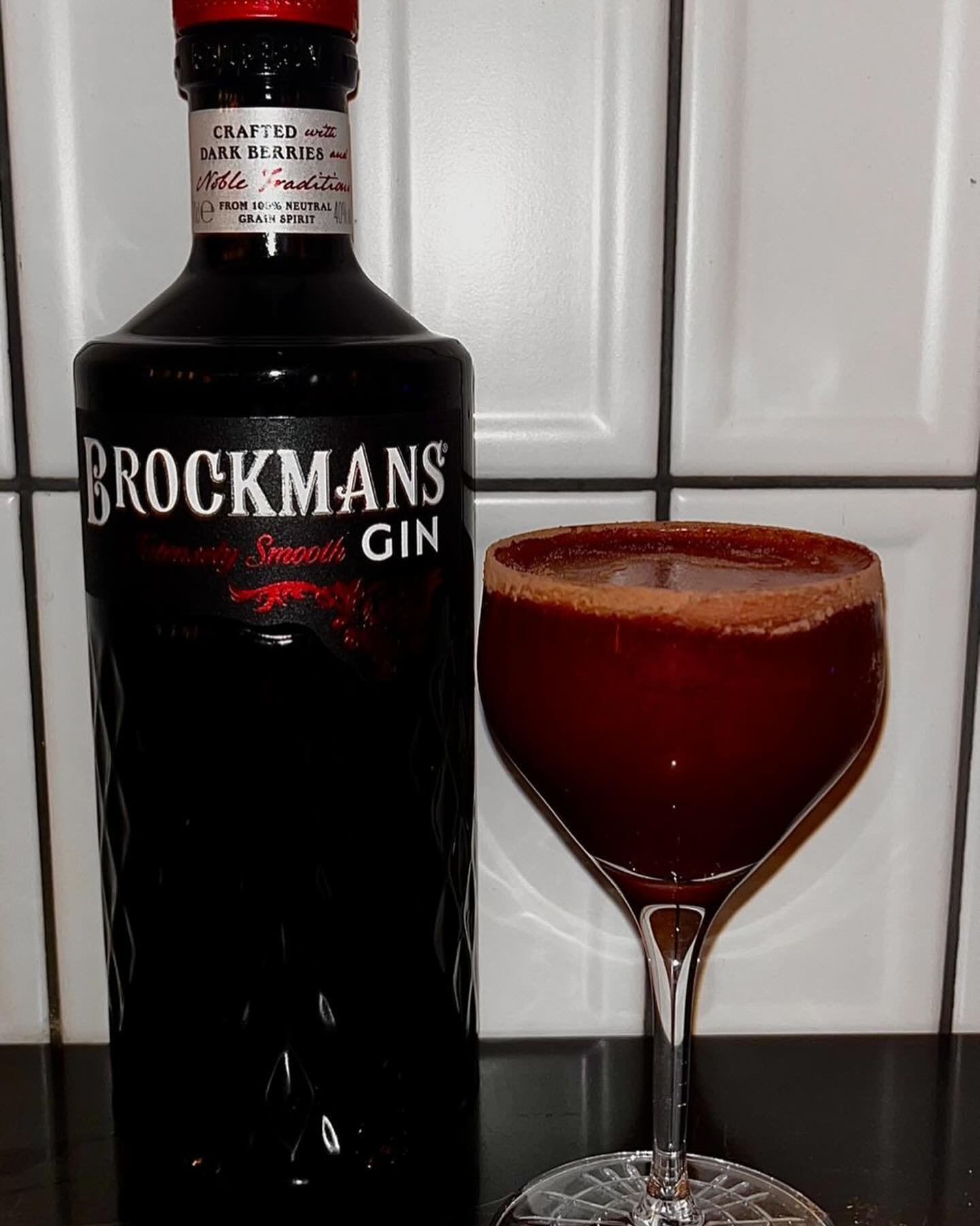 Day 7 

Just Like the cake&hellip; but make it boozy 

#christmas #cocktail #bar #food