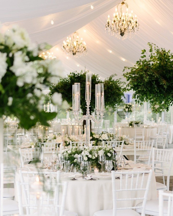 5-Arm Candelabra in action for a tent wedding at  #BelcroftEstate 

#torontoflorist #weddingsintoronto #weddingtrends2025 #blushandwhitewedding #weddinginspo #weddingflorist #freshflowers #weddingcenterpieces #wedding #weddingflowers #weddingfloralde