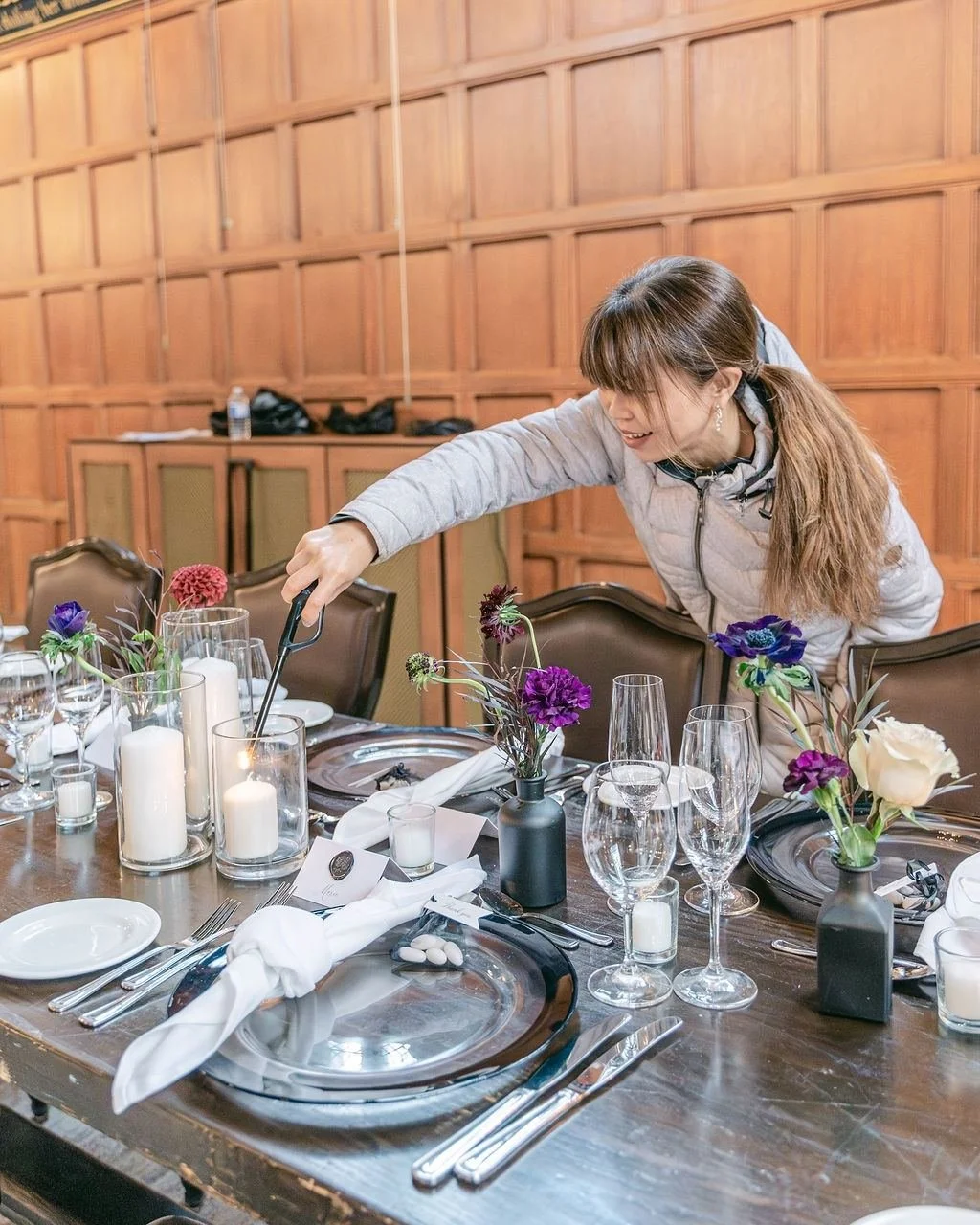Every petal placed with care&mdash;behind-the-scenes magic as our team styles romantic tablescapes with seasonal blooms and candlelight. 

#TorontoWeddings #LuxuryWeddingsToronto #HighEndWeddings #TorontoBrides
#TorontoEventPlanners #LuxuryWeddingPla