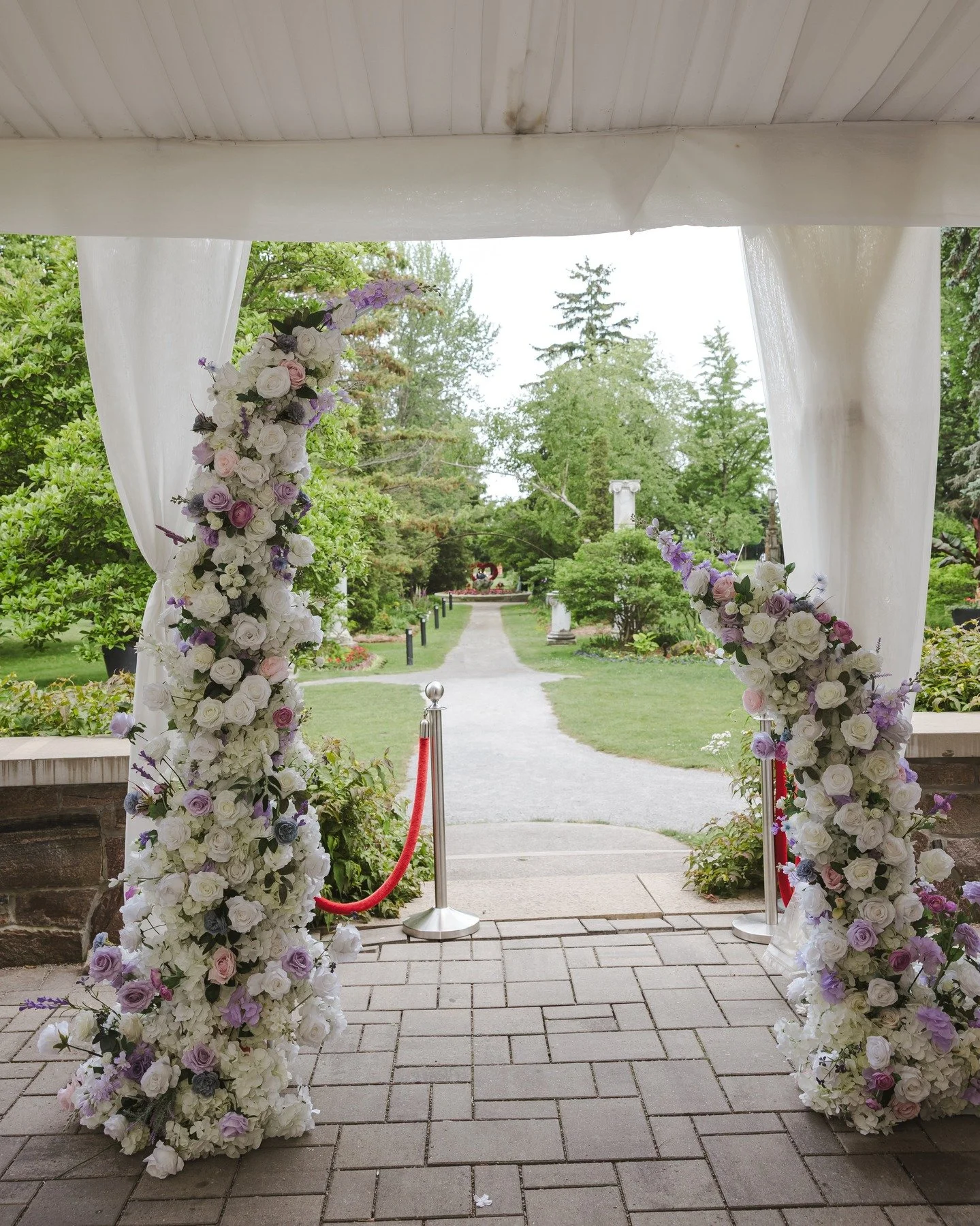 The Deconstructed Arch | All our arches are custom made, according to the liking of our client. Inquire with us today! 

photo : @fedoramedia