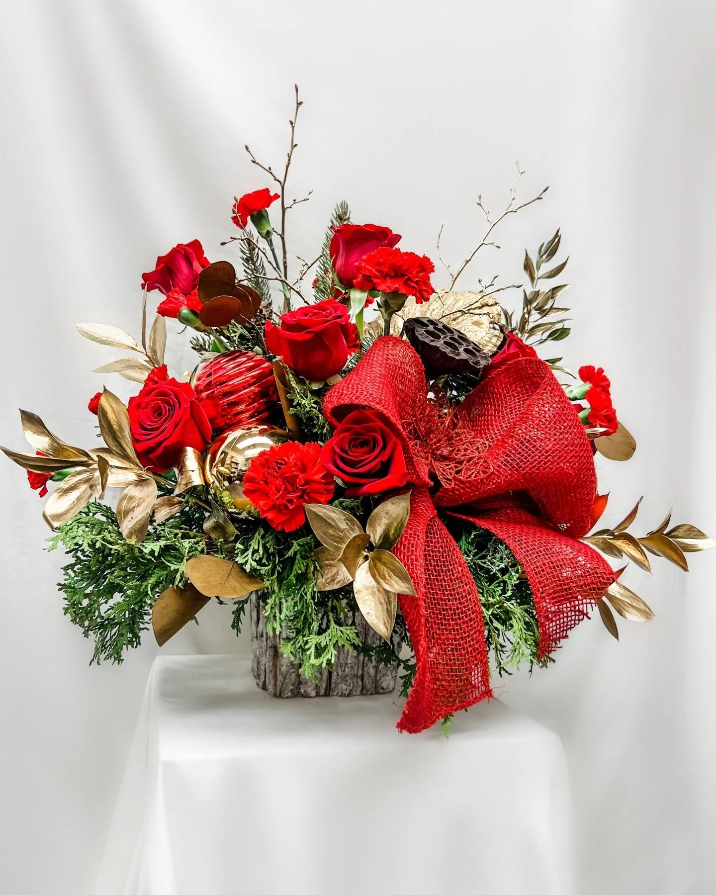 It's Christmas time! Grab your holiday centerpieces for your corporate parties, Christmas parties and etc! 

Order now via website or send us a message. 

#ScarboroughFlorist&nbsp;#TorontoFlorist&nbsp;#DurhamRegion&nbsp;#DurhamFlowers&nbsp; #GTABusin