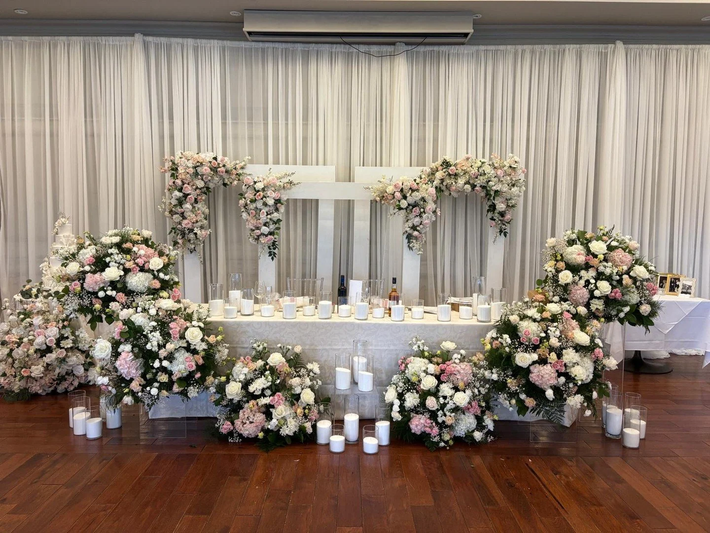 The Sweetheart table is the focal point of your wedding. You may not need to rent a table and we'll decorate the space for you. 

✨ Pink and Blush florals
✨ Sandwax Candles
✨ Trio Frames 

#TorontoWeddings #LuxuryWeddingsToronto #HighEndWeddings #Tor