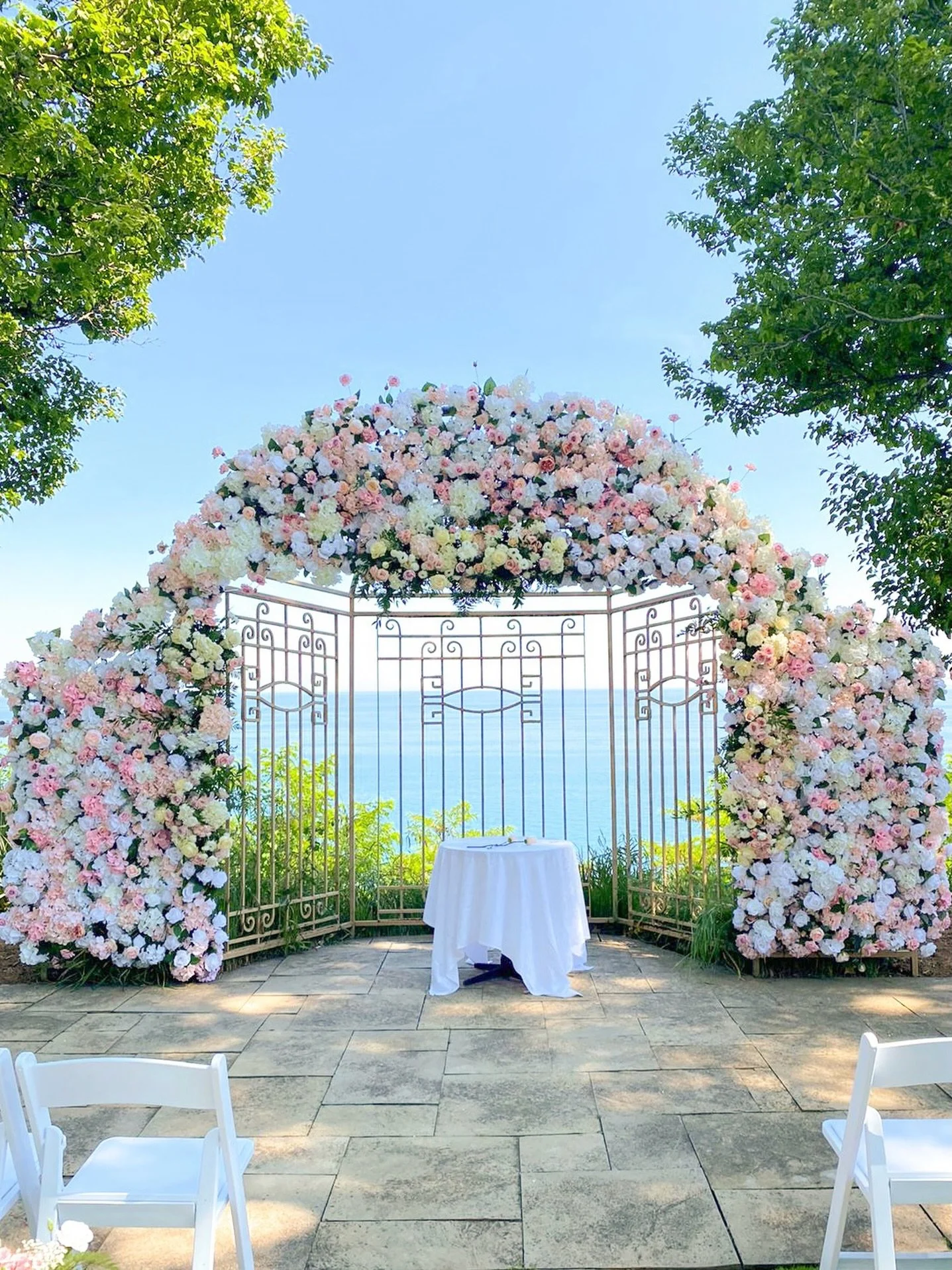 All the flowers at the Toronto Hunt Club @the_toronto_hunt during a wedding in the summer. We filled flowers for their ceremony.