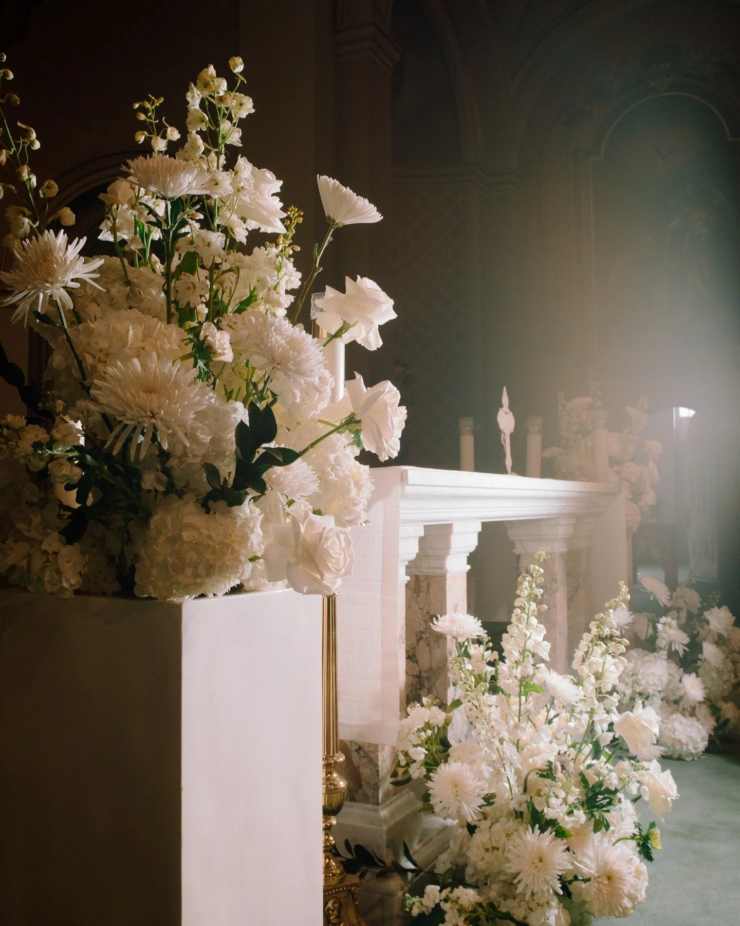 Gracefully designed. Respectfully installed.

At Bloomberry &amp; Co, we honour every church&rsquo;s sacred guidelines while creating florals that feel timeless and breathtaking.

Luxury church wedding flowers in Toronto designed with elegance and in