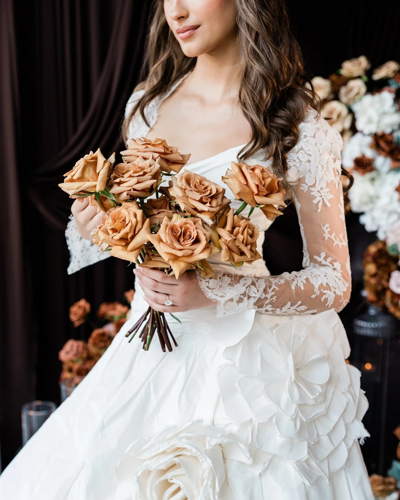 A moment for this flexed toffee rose bouquet. 

Photography, Cinematography, Creative Director @shotlifestudio
Planner, Co-Producer @laylanassarevents
Floral Design @bloomberry.and.co
Hair and Makeup @victoriabarrett.makeuphair
Stationery @wedluxecre