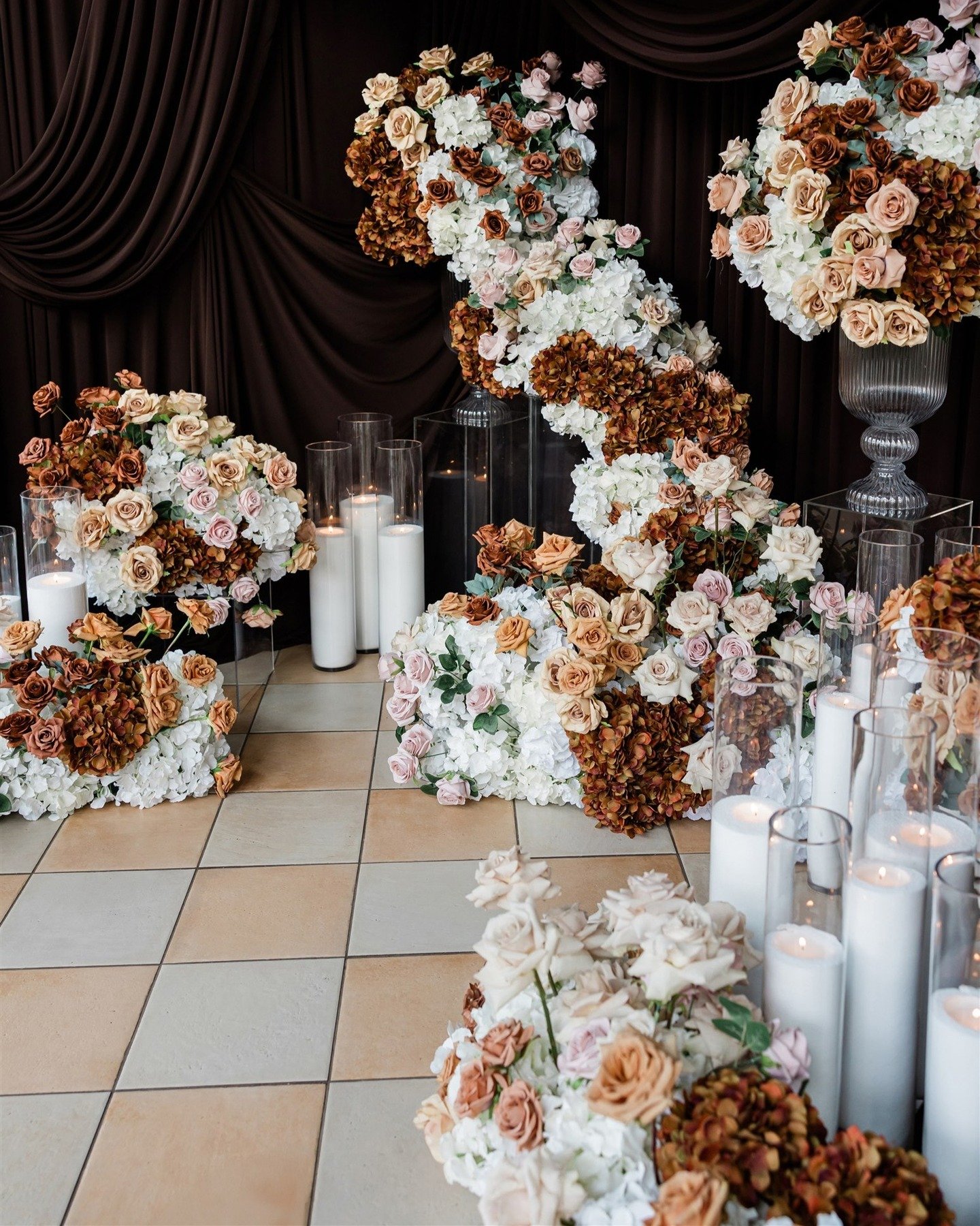 This is your sign to book your wedding florist 🌸

Dates fill fast &mdash; and we&rsquo;d love to work with you.

💌 2026 wedding slots are limited! 

#WeddingFloristNearMe #WeddingPlanning2026 #WeddingFlowersDesign

Best team ♡ 
Photography, Cinemat