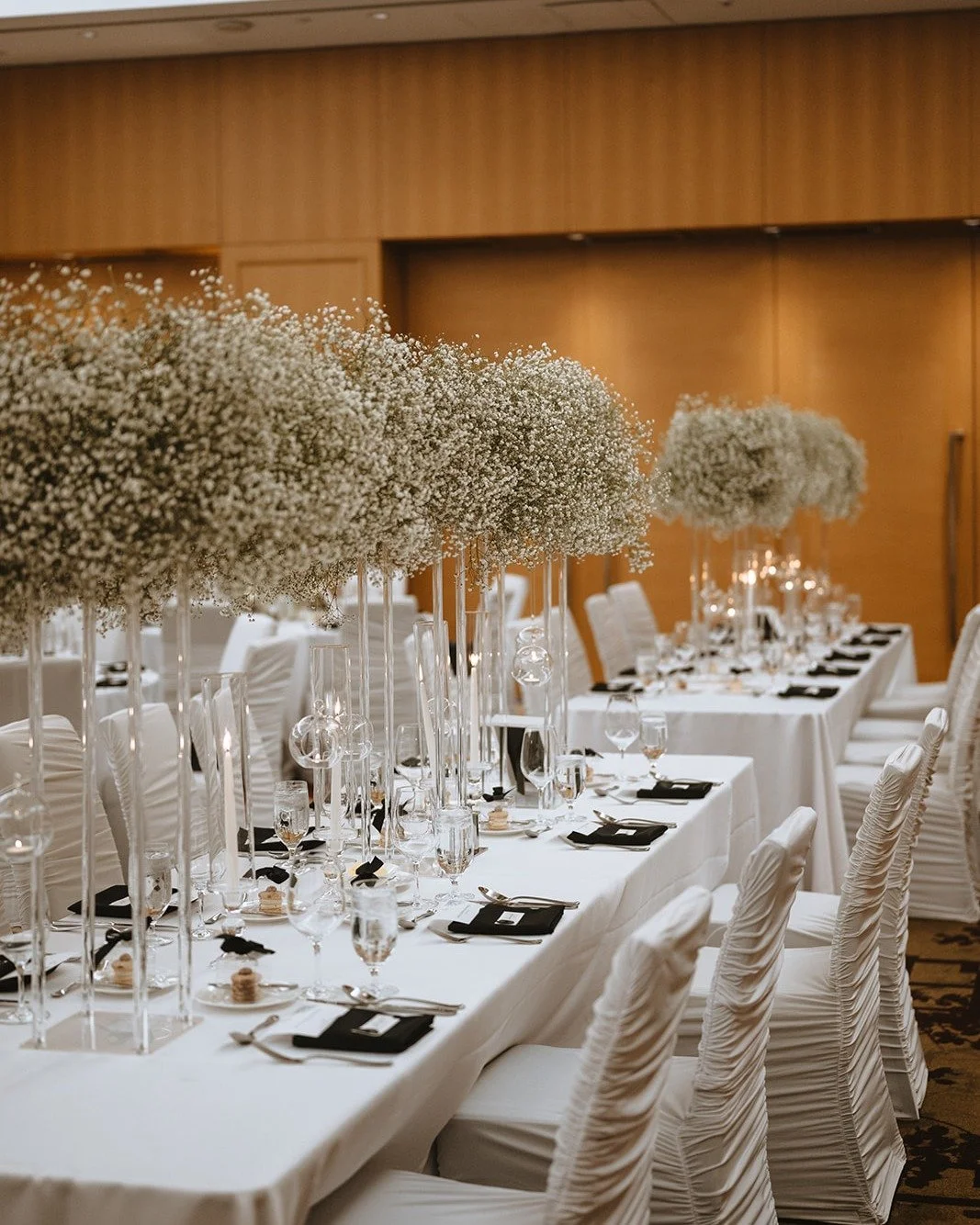 A florist tip: Baby's breath only works if we use them in volumes for a cotton candy look. 

📍Shangri-La Toronto 

#torontoflorist&nbsp;#weddingsintoronto&nbsp;#weddingtrends2025&nbsp;#blushandwhitewedding&nbsp;#weddinginspo&nbsp;#weddingflorist&nbs
