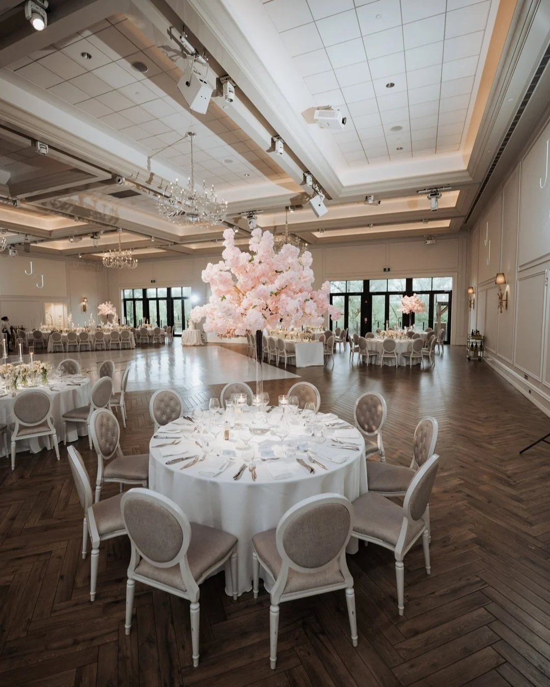 Cherry Trees as centerpieces. Available for rental! 

#torontoflorist #weddingsintoronto #weddingtrends2025 #blushandwhitewedding #weddinginspo #weddingflorist #freshflowers #weddingcenterpieces #wedding #weddingflowers #weddingfloraldeco #wedding #g